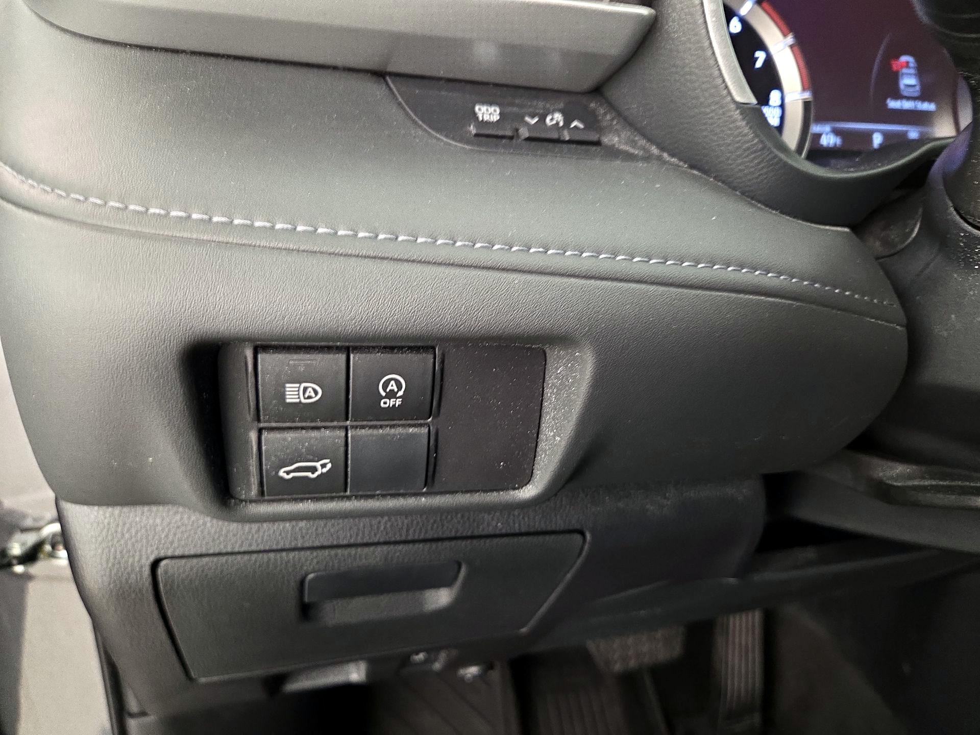 Thumbnail: 2023 Toyota Highlander - 13