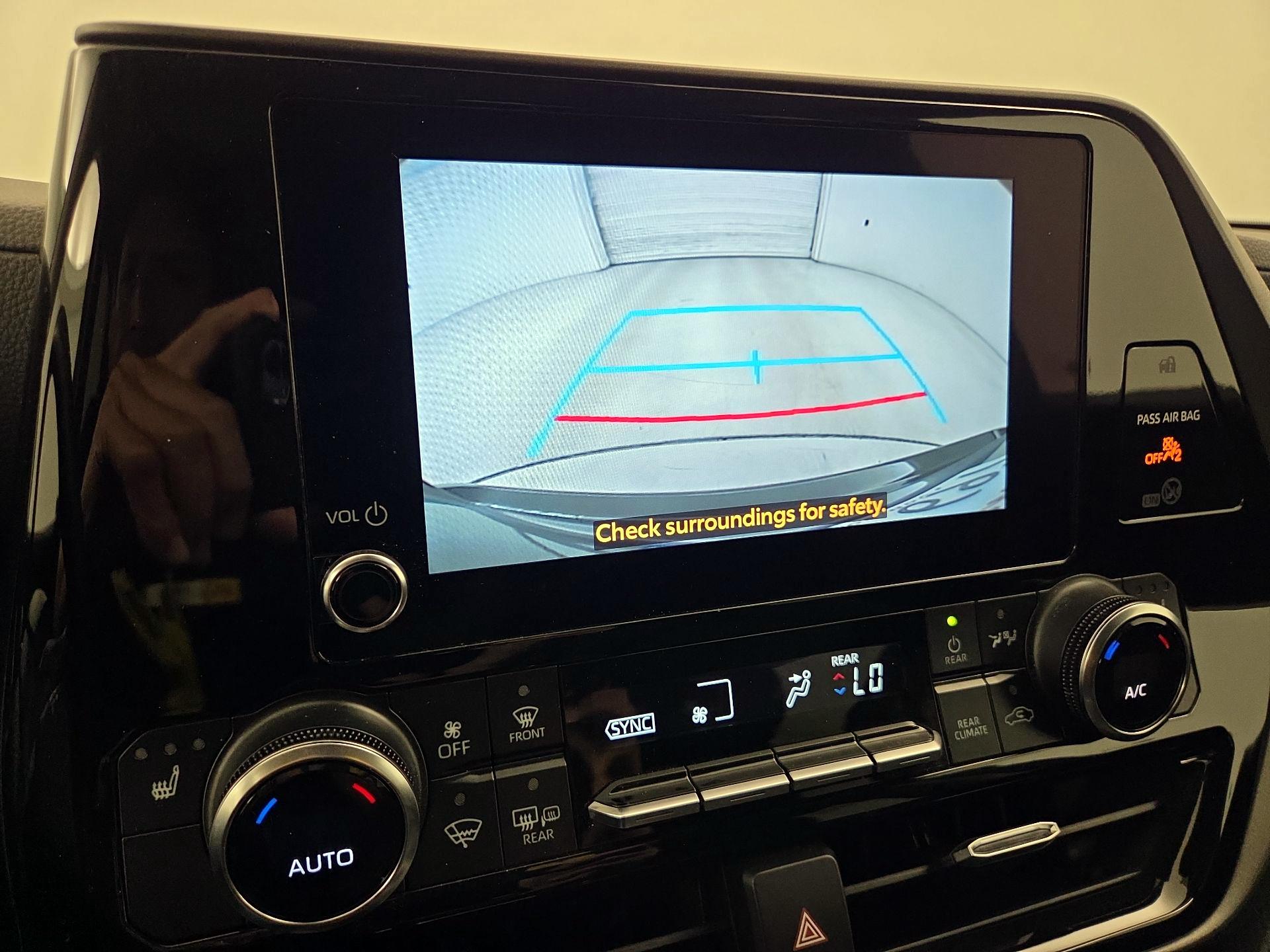 Thumbnail: 2023 Toyota Highlander - 14