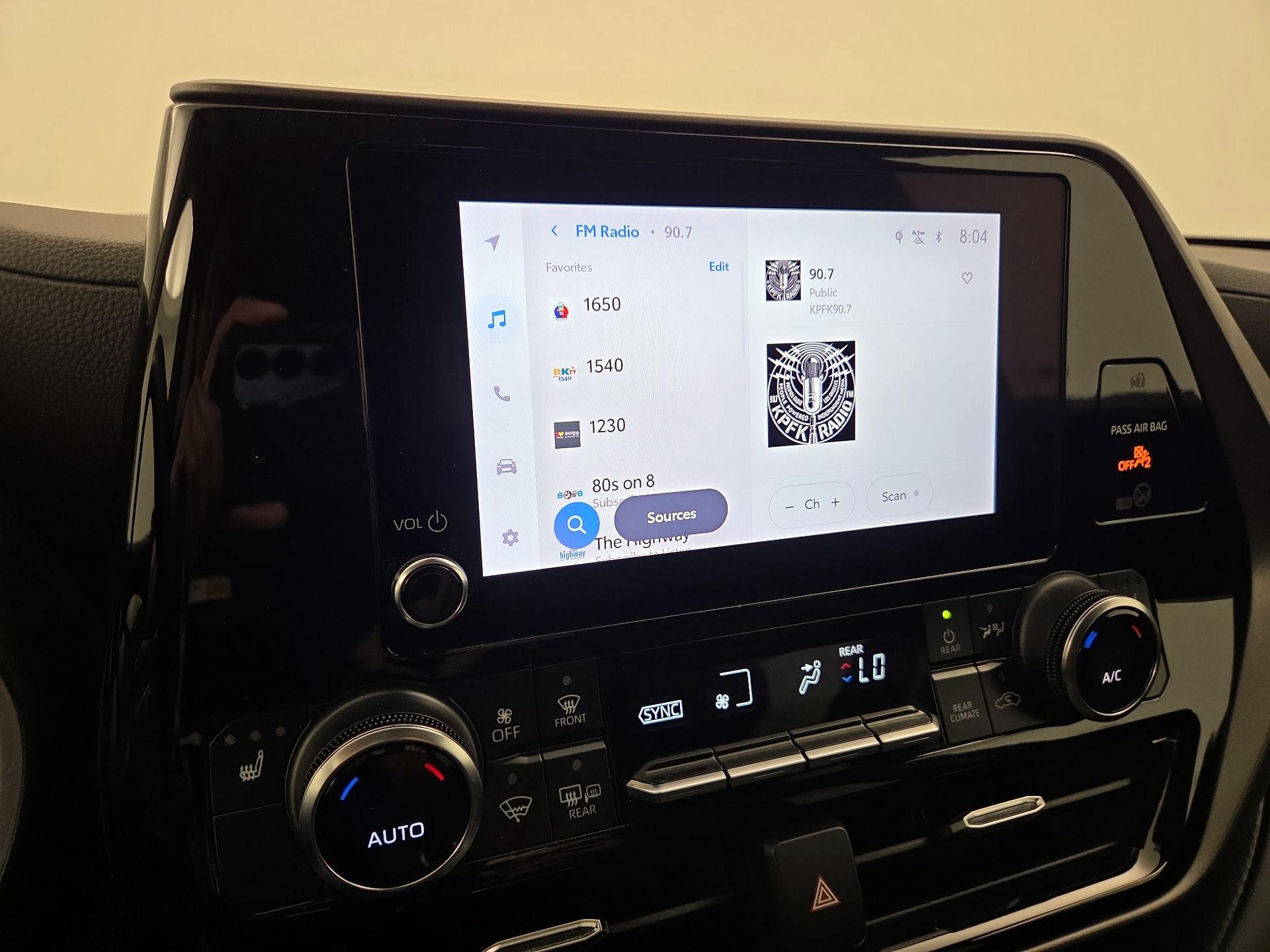 Thumbnail: 2023 Toyota Highlander - 15