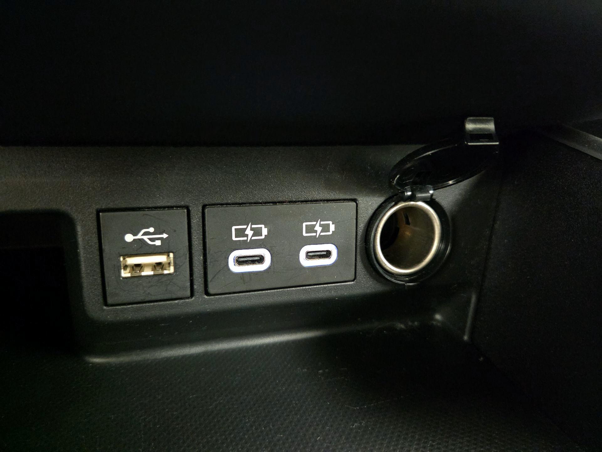 Thumbnail: 2023 Toyota Highlander - 18