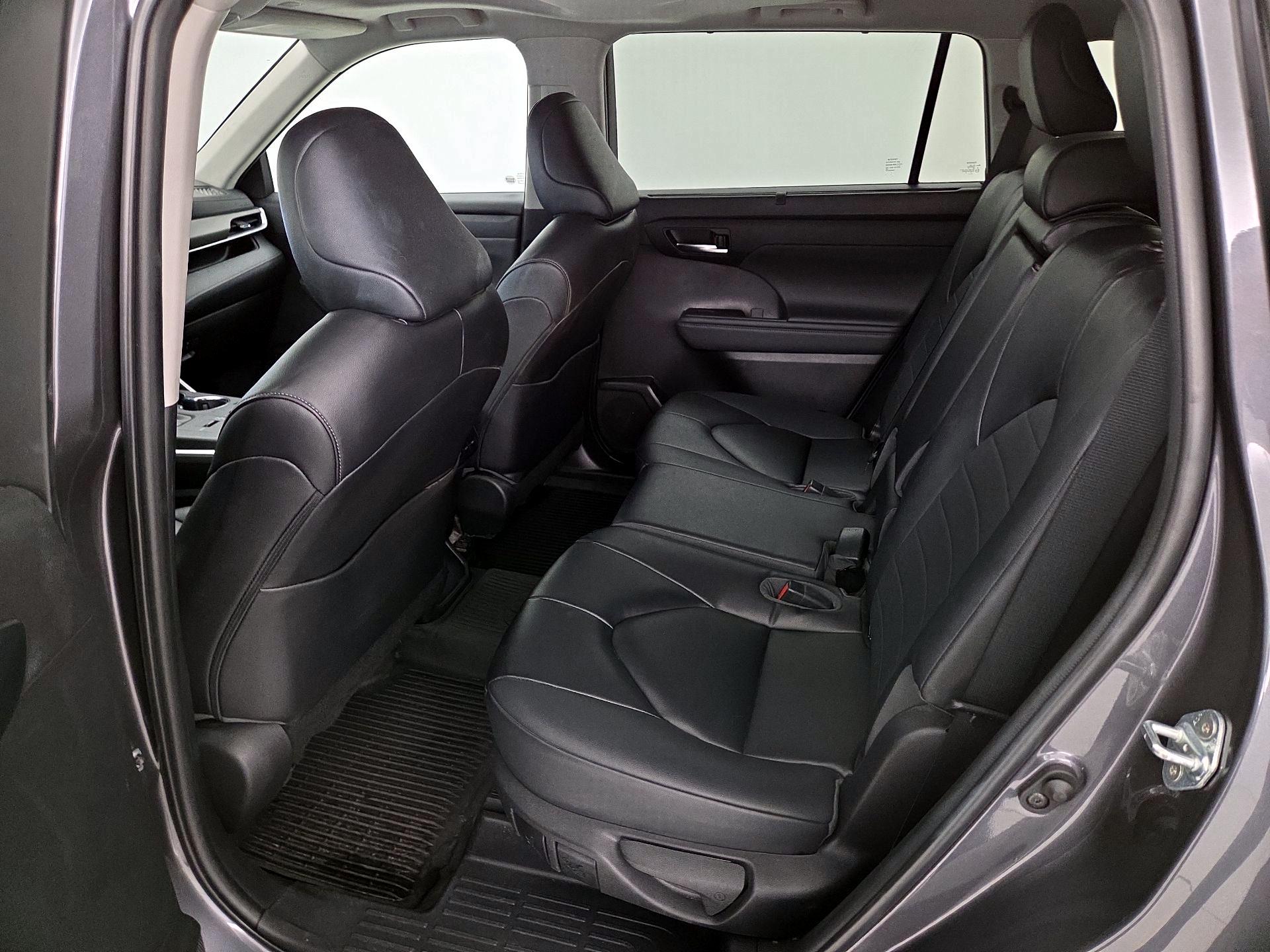 Thumbnail: 2023 Toyota Highlander - 20