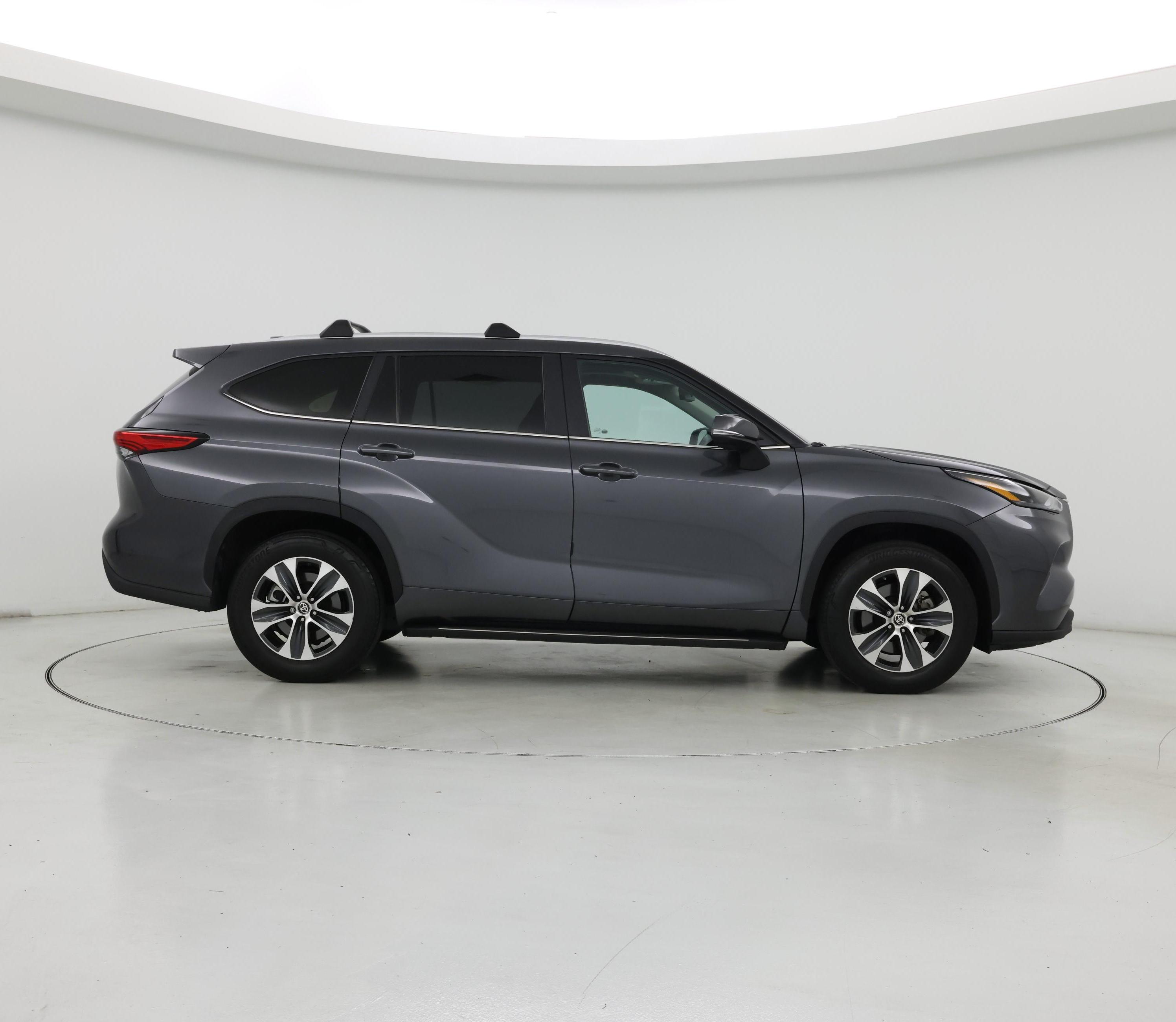 Thumbnail: 2023 Toyota Highlander - 7
