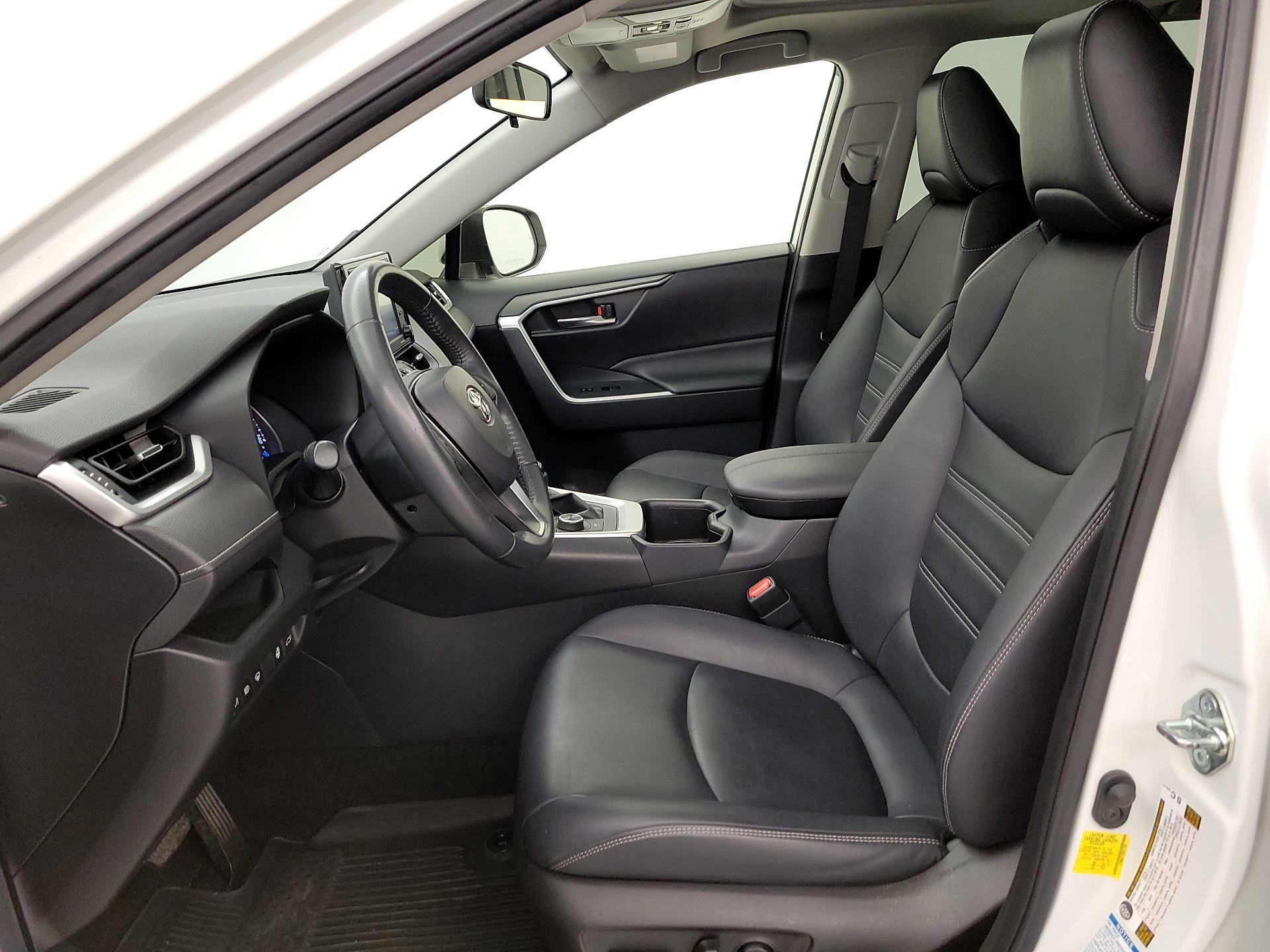 Thumbnail: 2022 Toyota RAV4 - 11