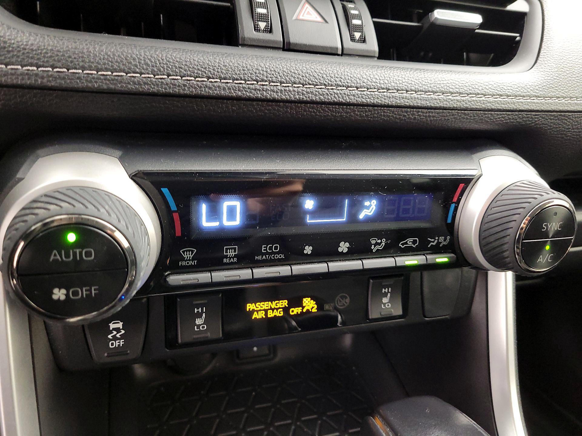 Thumbnail: 2022 Toyota RAV4 - 16