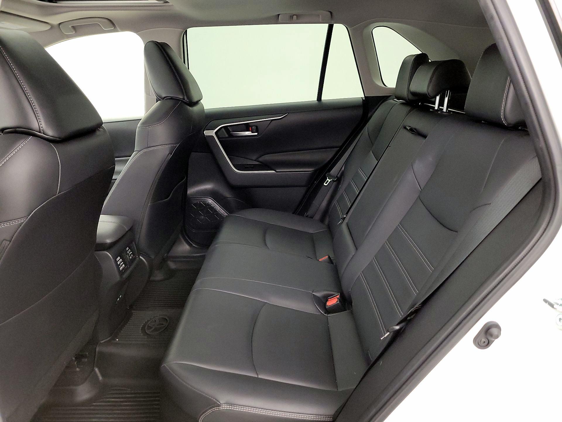 Thumbnail: 2022 Toyota RAV4 - 20