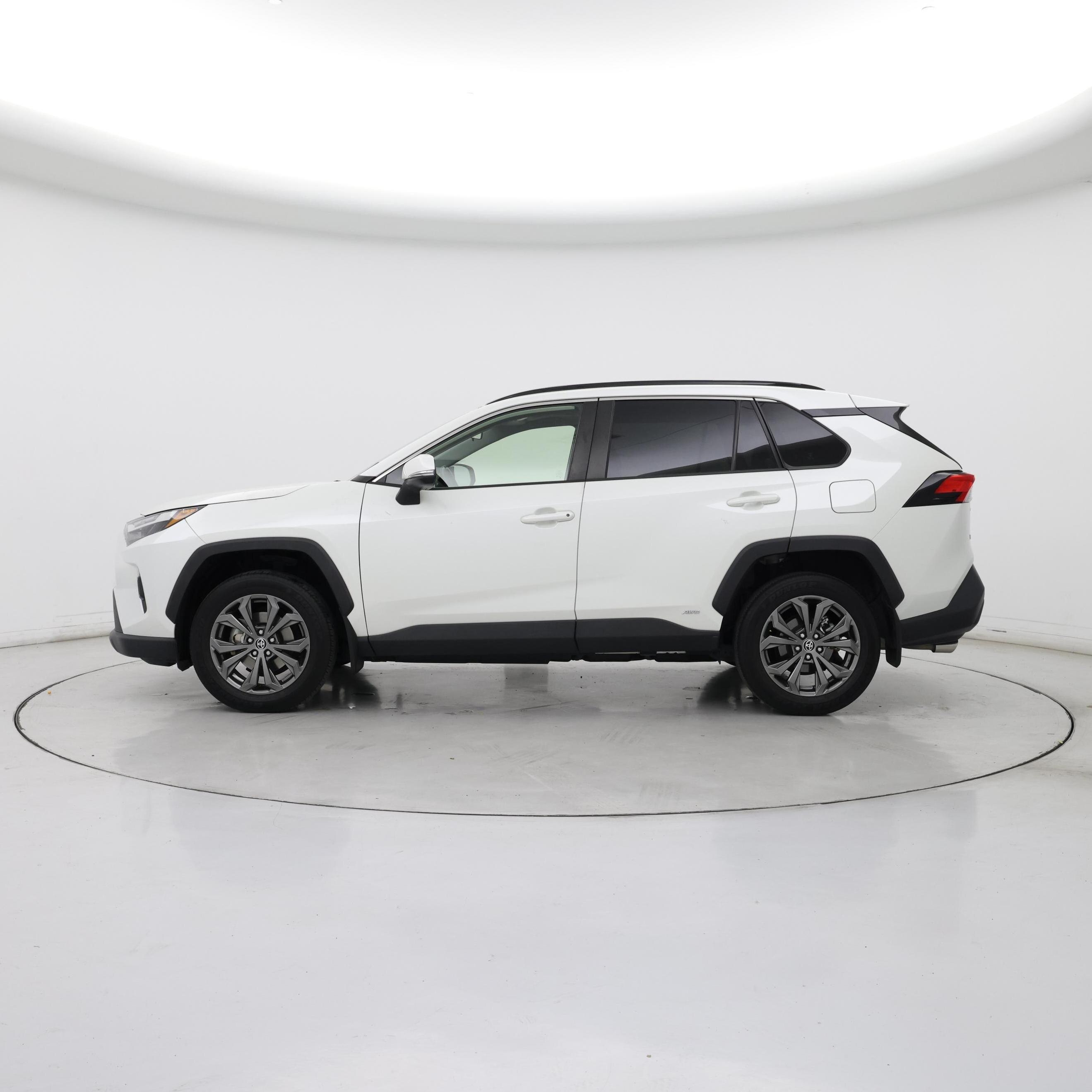 Thumbnail: 2022 Toyota RAV4 - 3