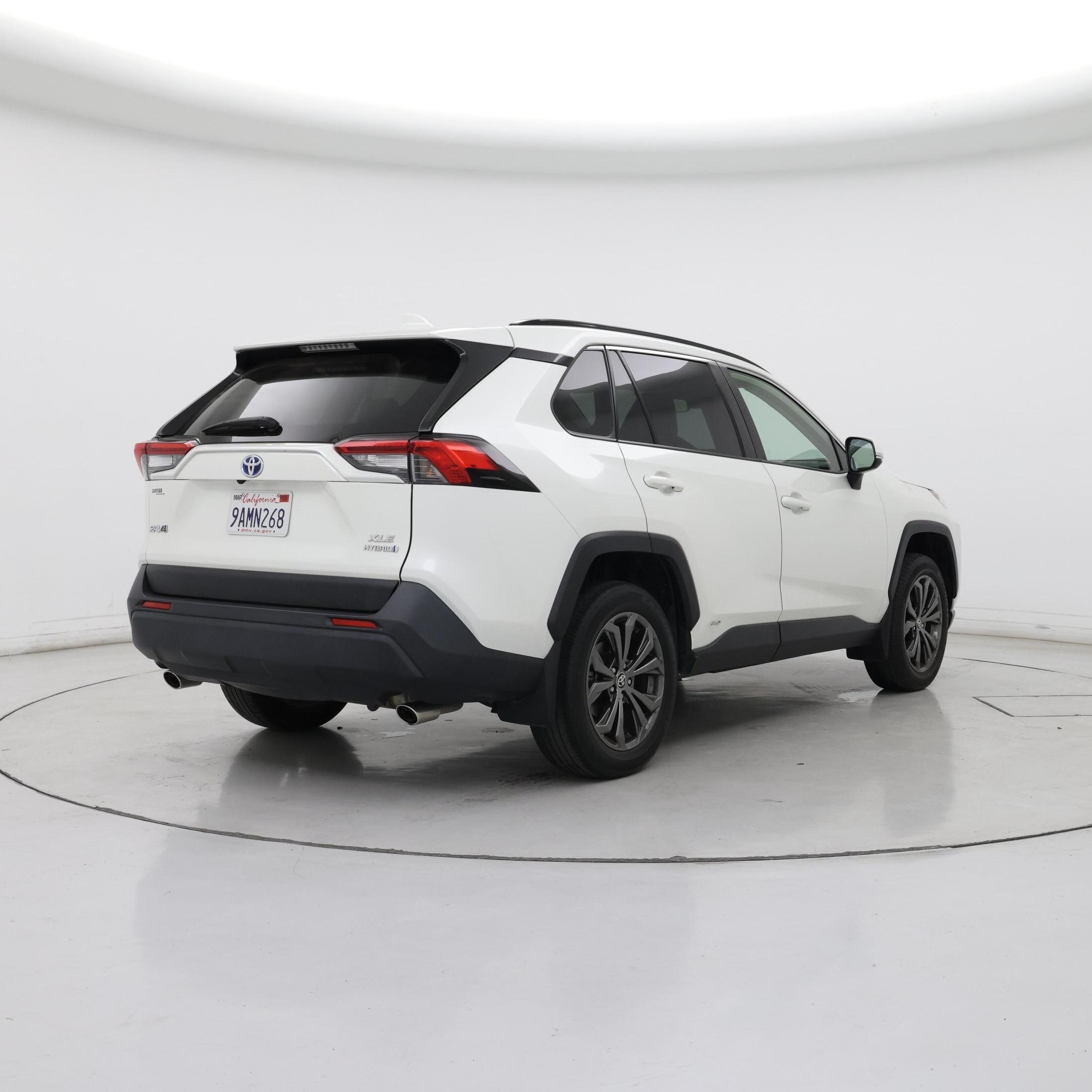 Thumbnail: 2022 Toyota RAV4 - 8