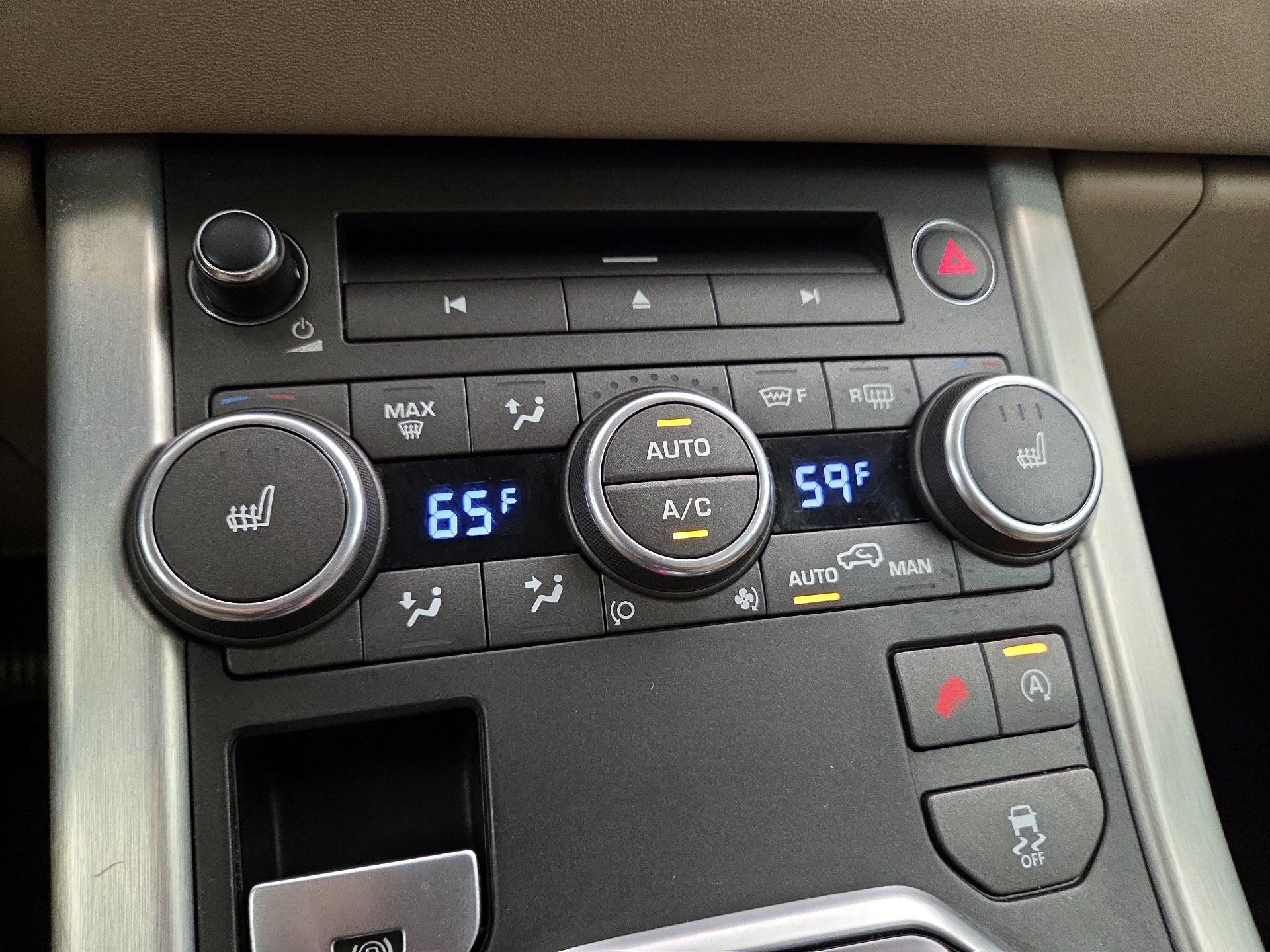 Thumbnail: 2016 Land Rover Range Rover Evoque - 17