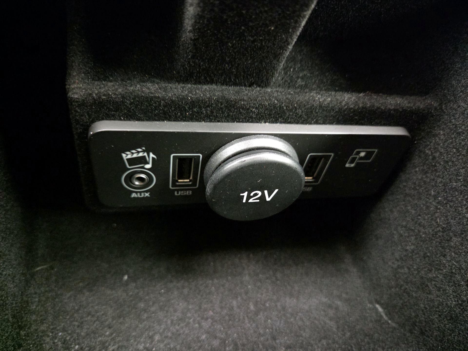 Thumbnail: 2016 Land Rover Range Rover Evoque - 19