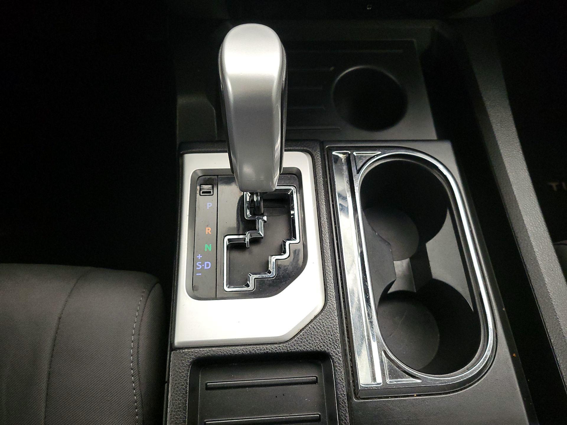 Thumbnail: 2015 Toyota Tundra - 17