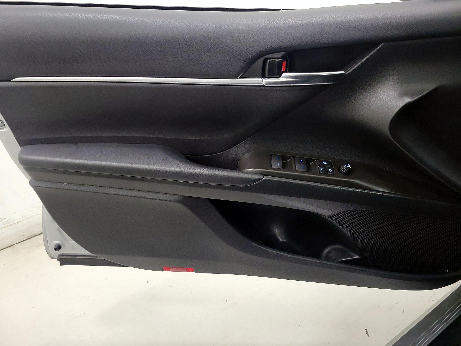 Thumbnail: 2022 Toyota Camry - 12