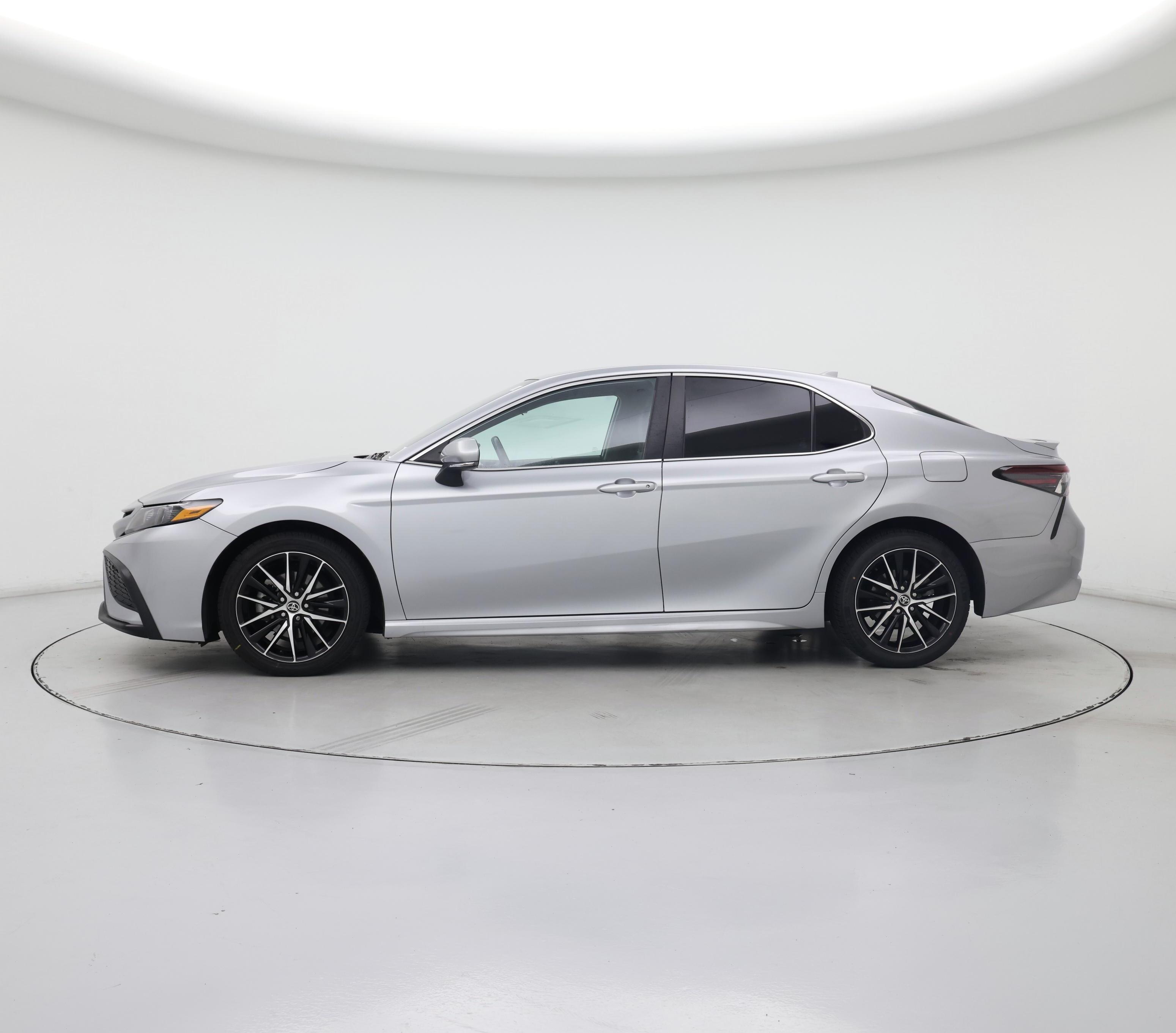 Thumbnail: 2022 Toyota Camry - 3