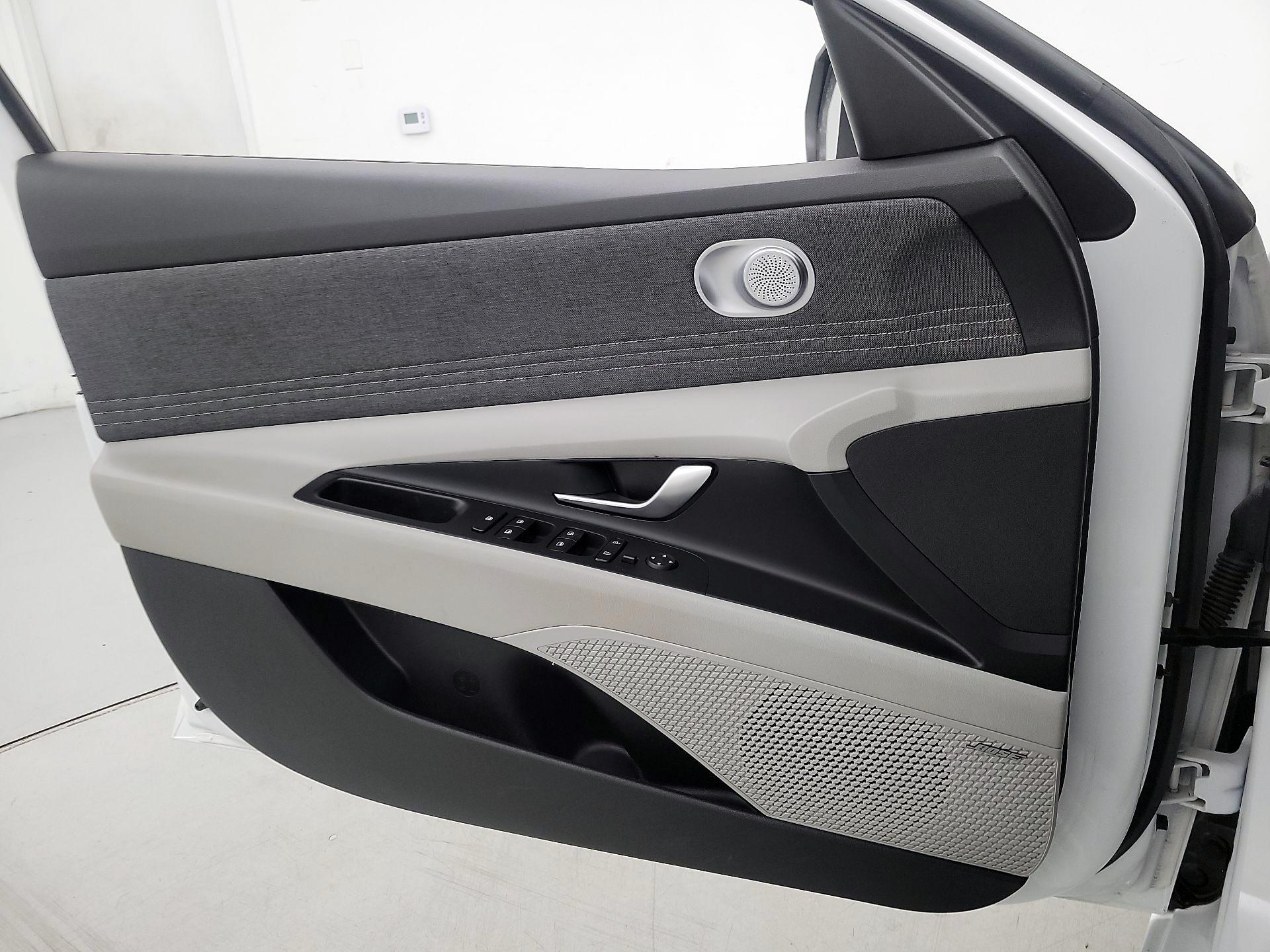 Thumbnail: 2023 Hyundai Elantra - 12