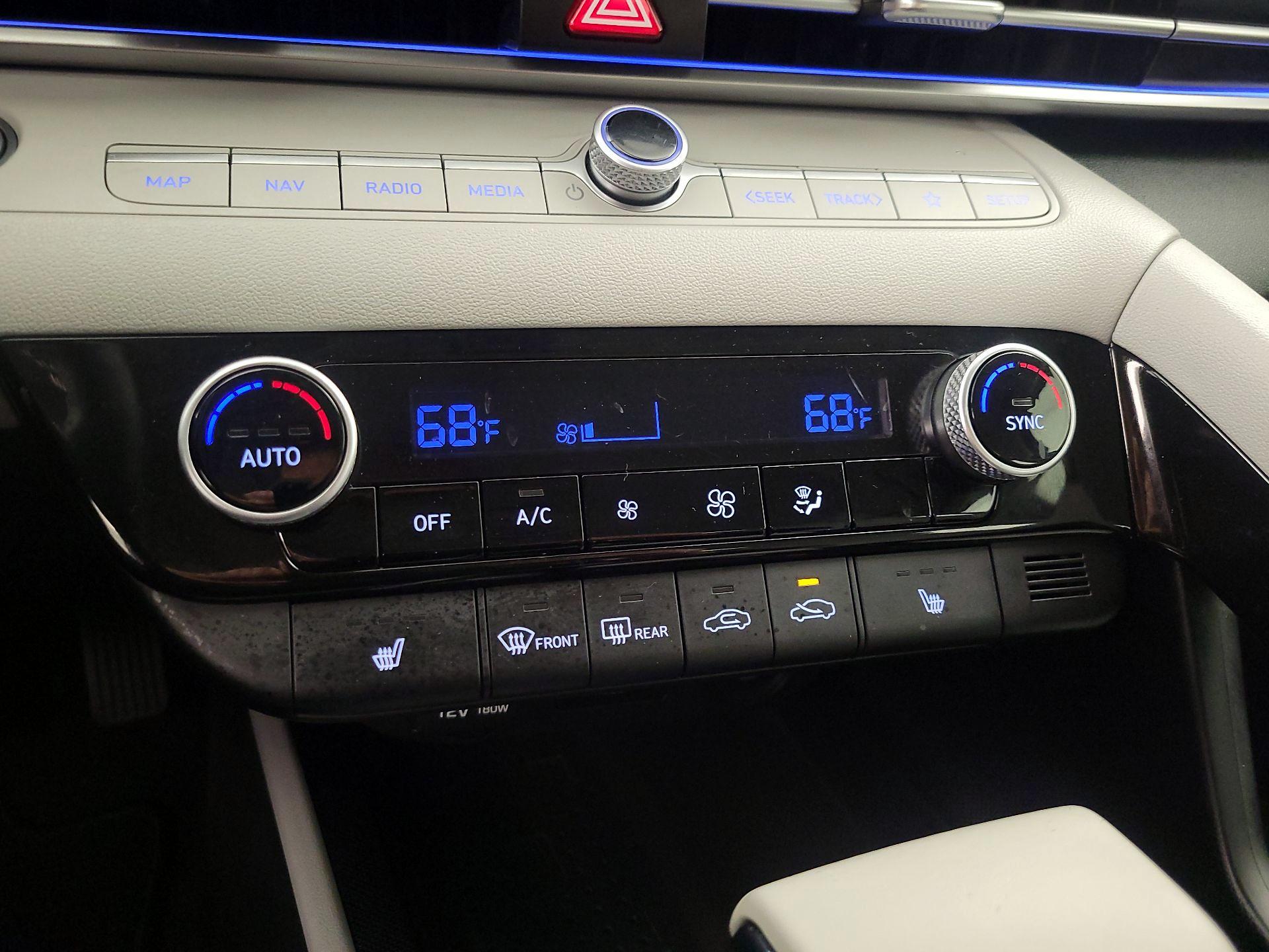 Thumbnail: 2023 Hyundai Elantra - 17