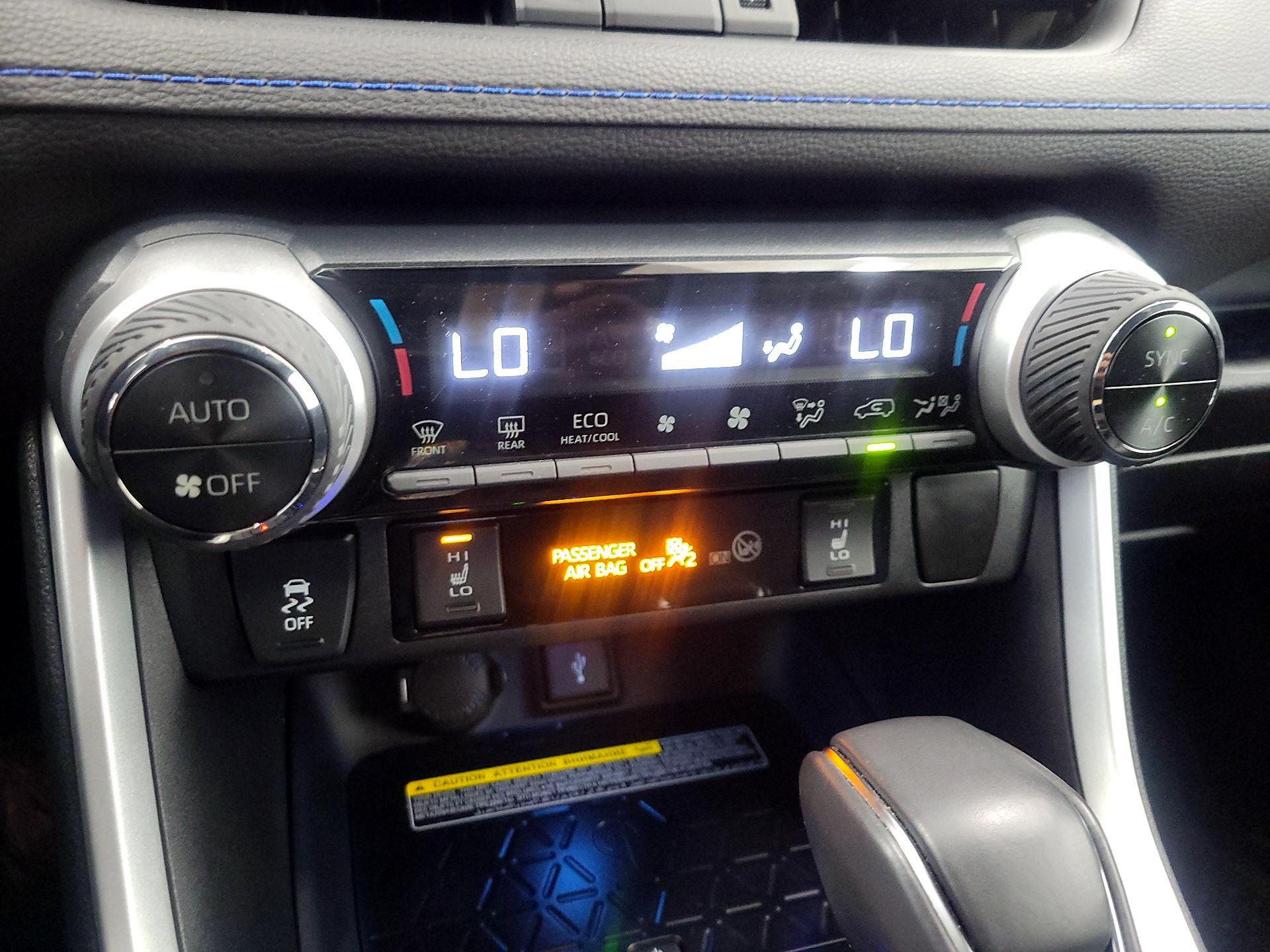 Thumbnail: 2021 Toyota RAV4 - 17