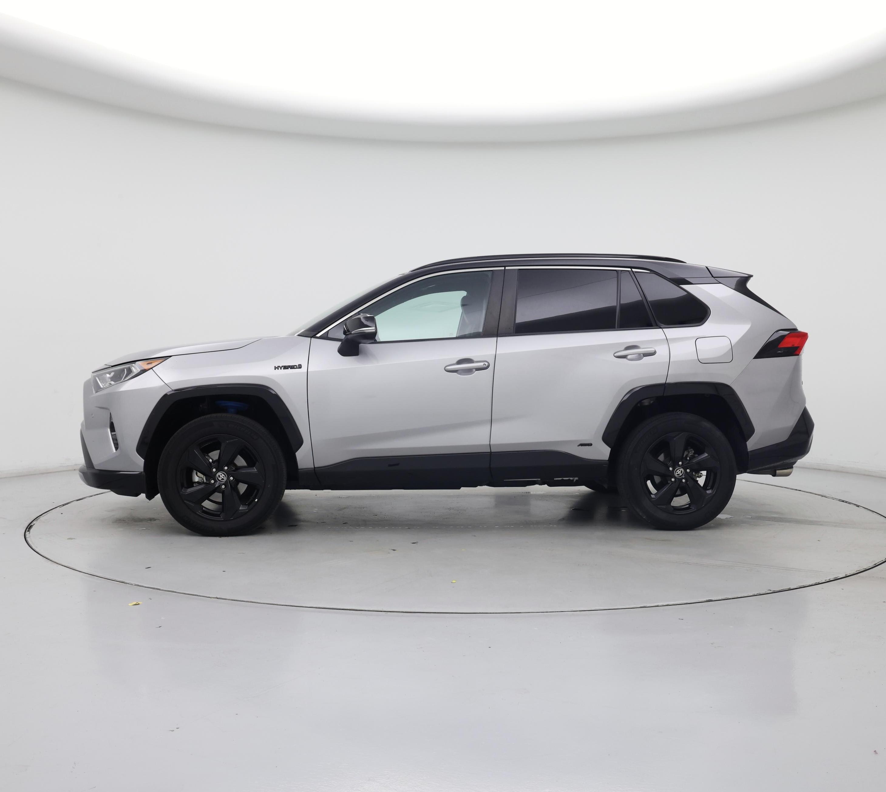 Thumbnail: 2021 Toyota RAV4 - 3