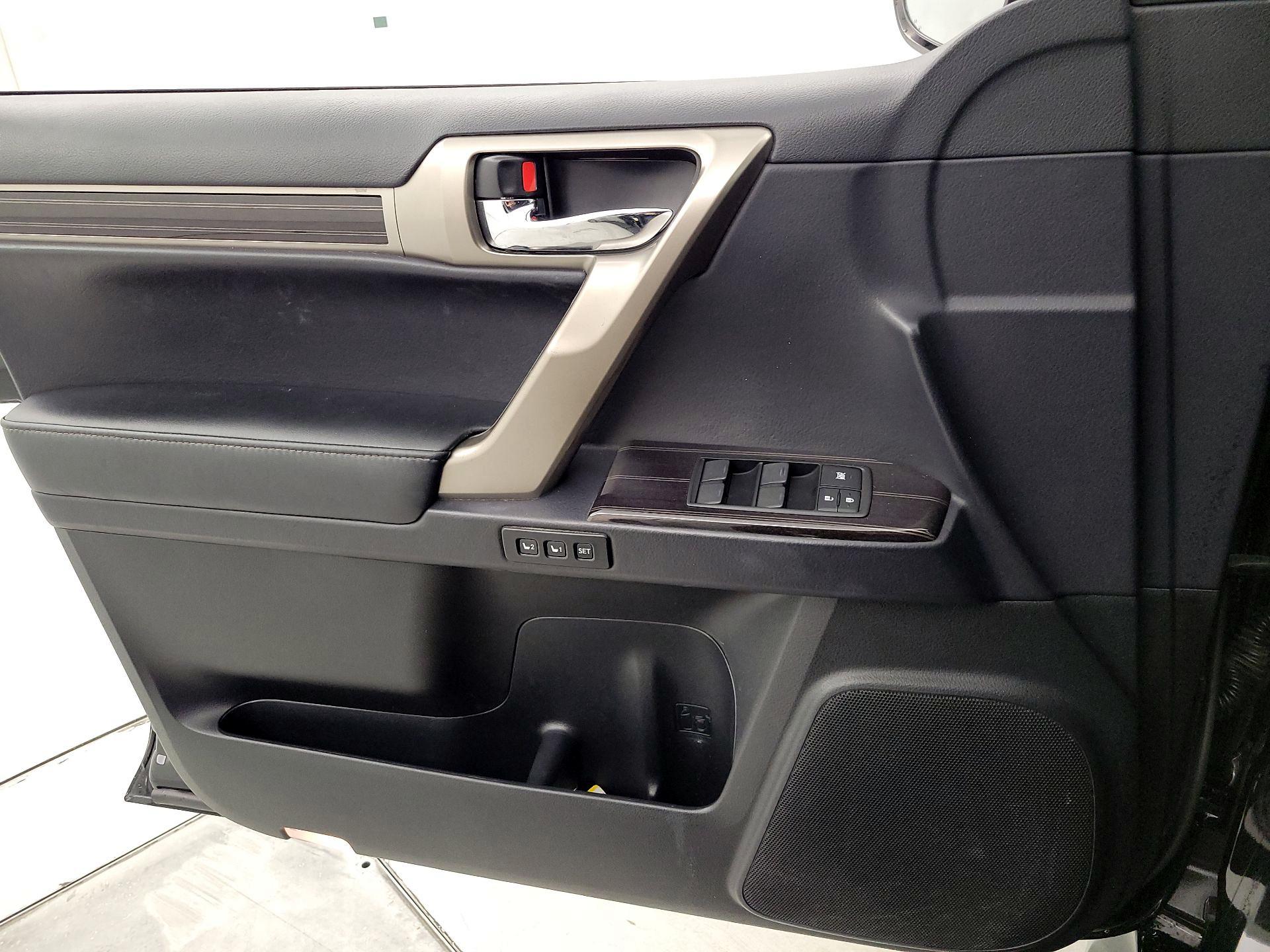 Thumbnail: 2020 Lexus GX - 12