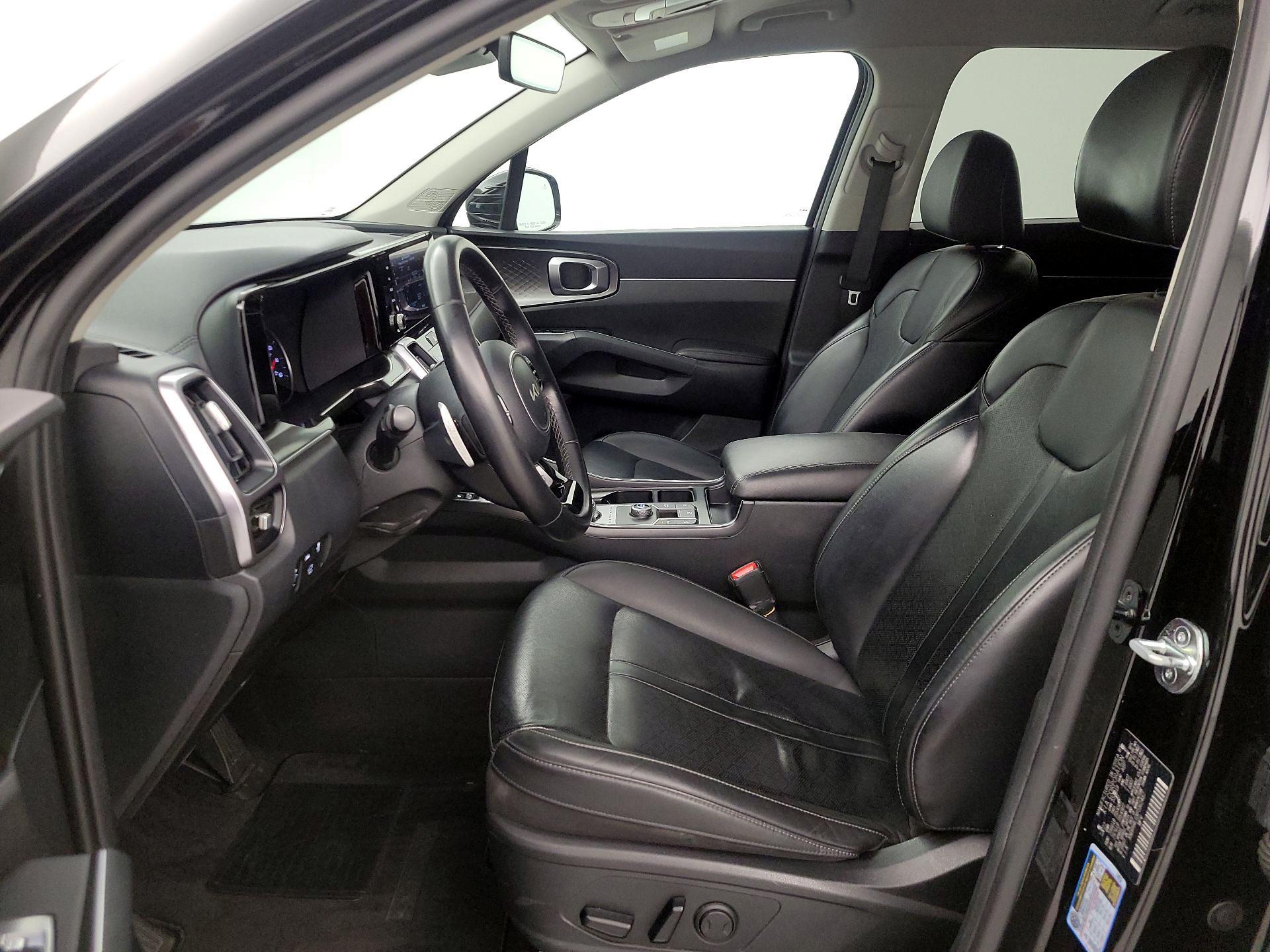 Thumbnail: 2023 Kia Sorento - 11