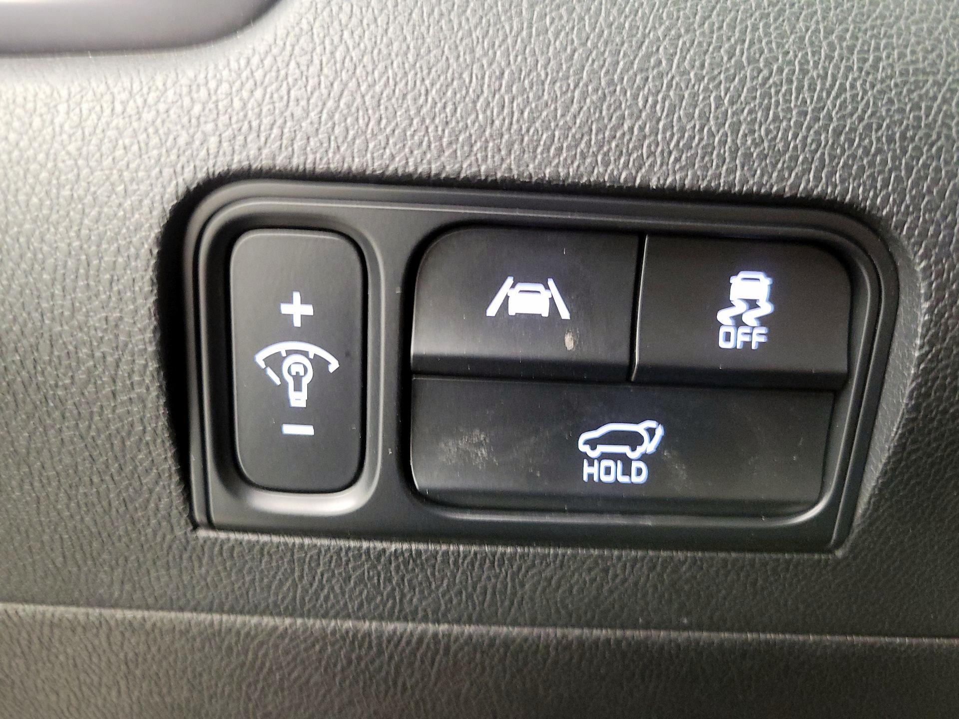 Thumbnail: 2023 Kia Sorento - 13