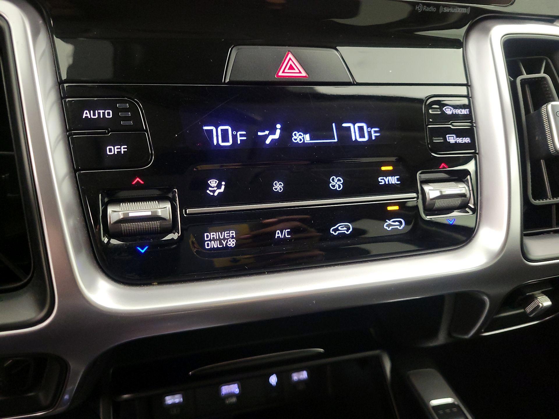 Thumbnail: 2023 Kia Sorento - 17