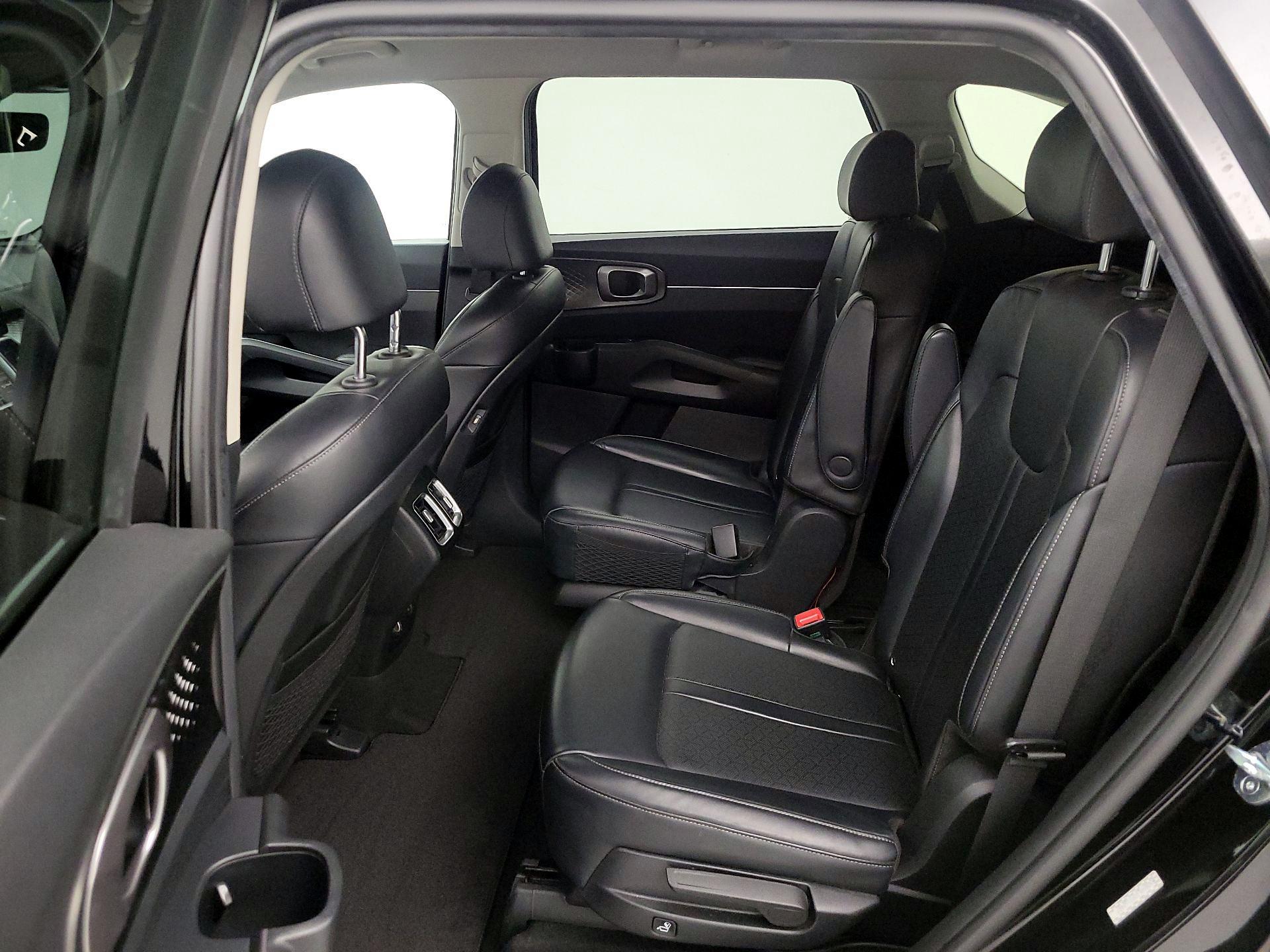 Thumbnail: 2023 Kia Sorento - 20