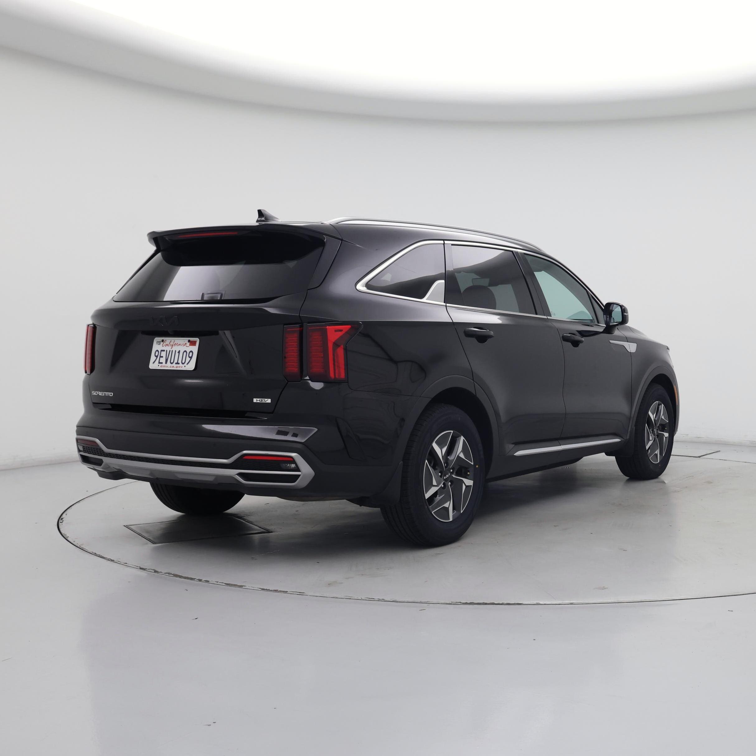 Thumbnail: 2023 Kia Sorento - 8