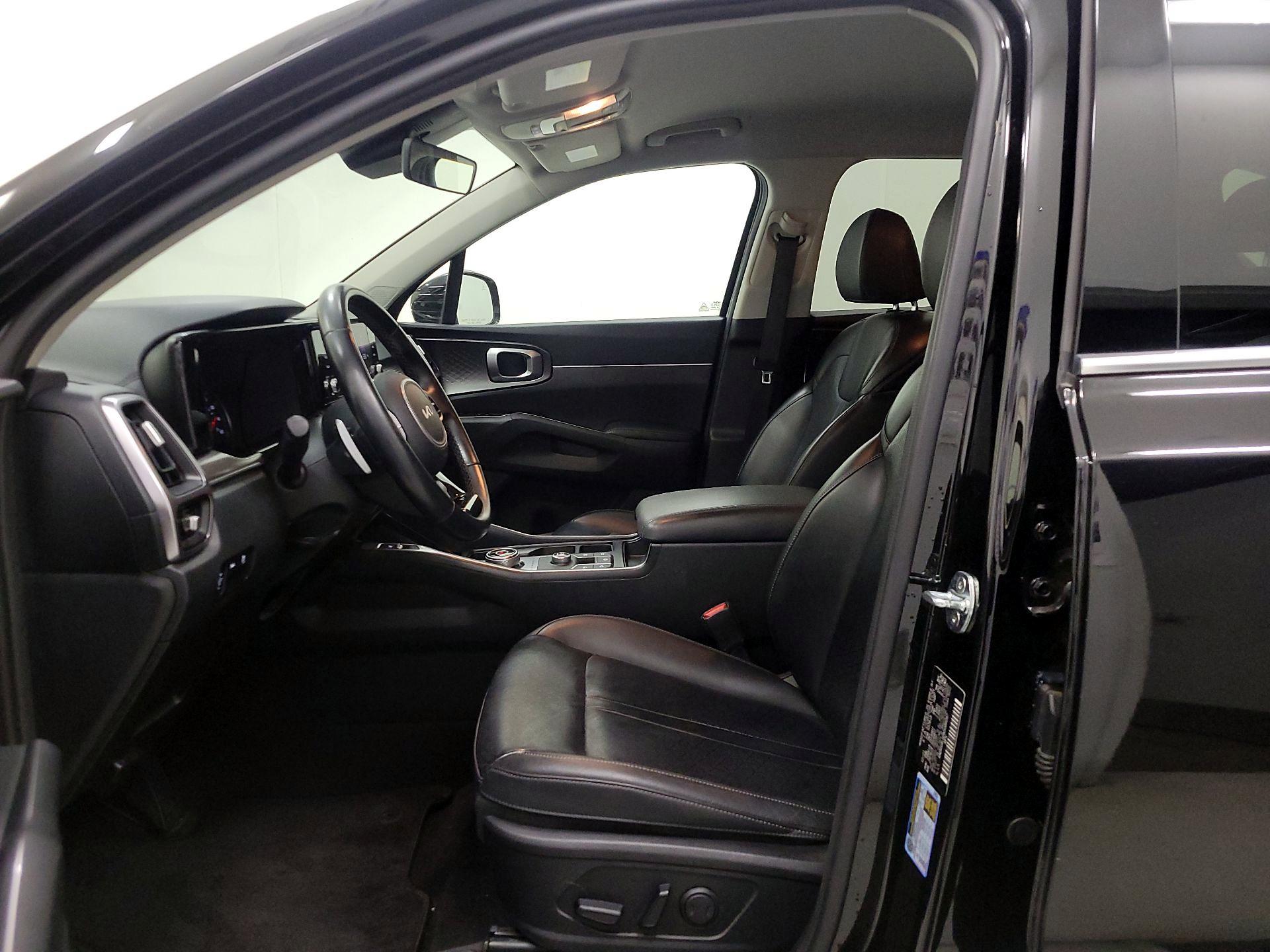 Thumbnail: 2022 Kia Sorento - 11