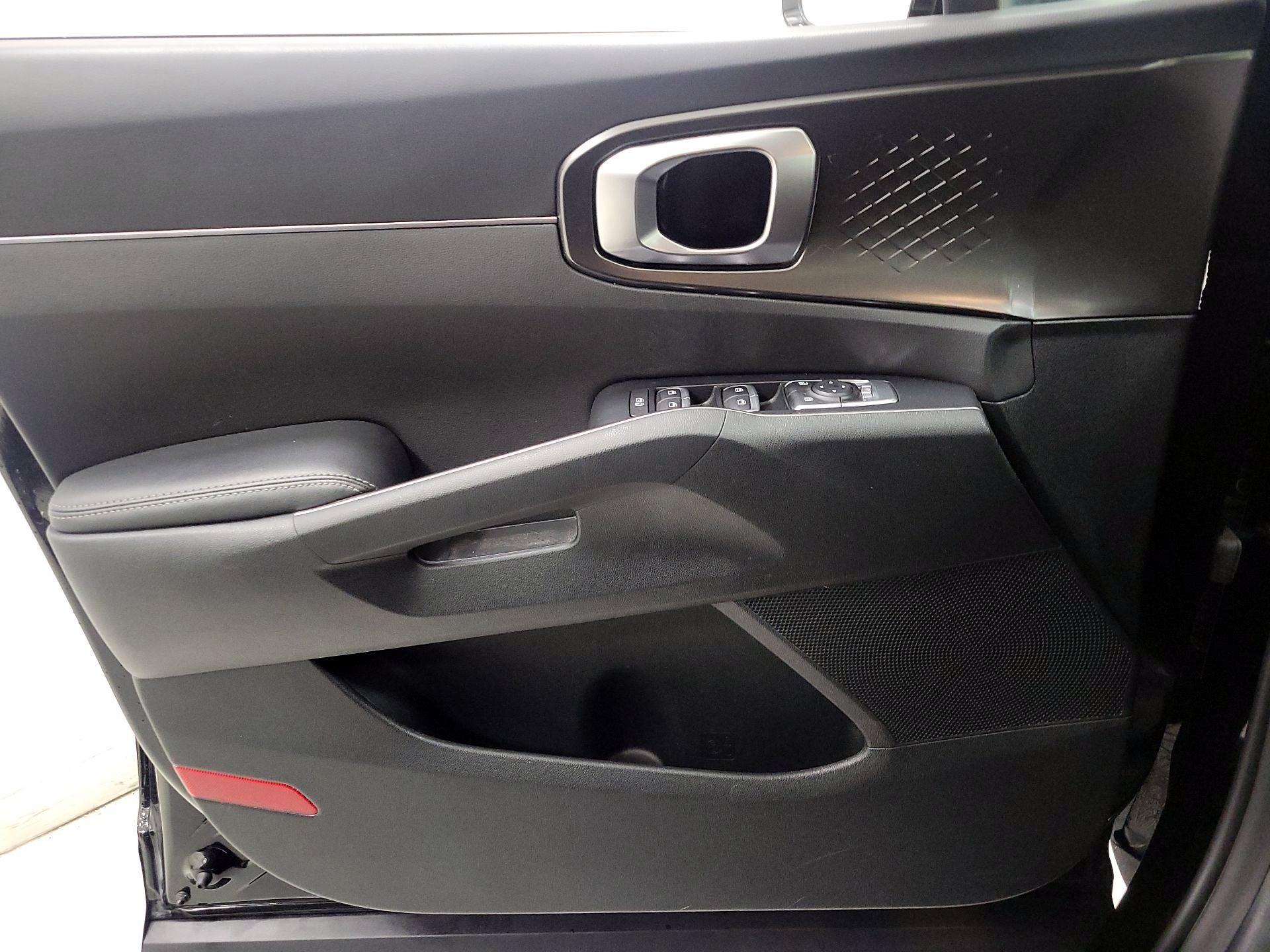 Thumbnail: 2022 Kia Sorento - 12