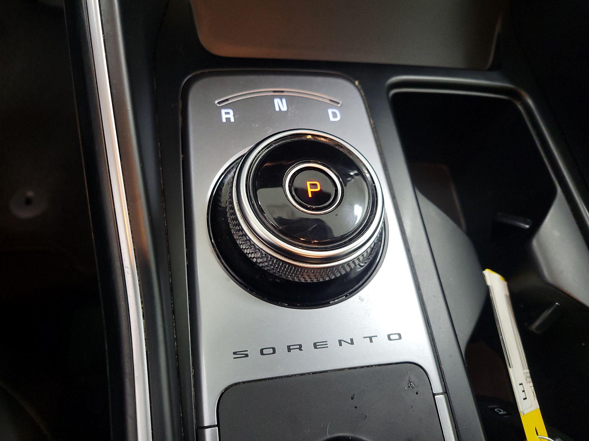 Thumbnail: 2022 Kia Sorento - 17