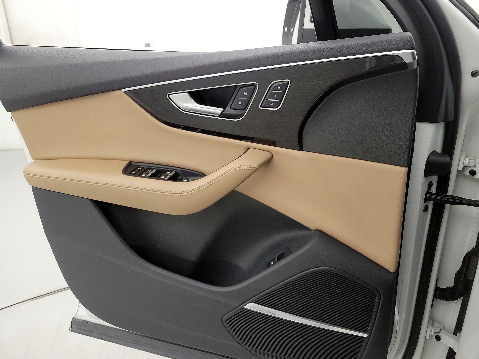 Thumbnail: 2023 Audi Q7 - 12