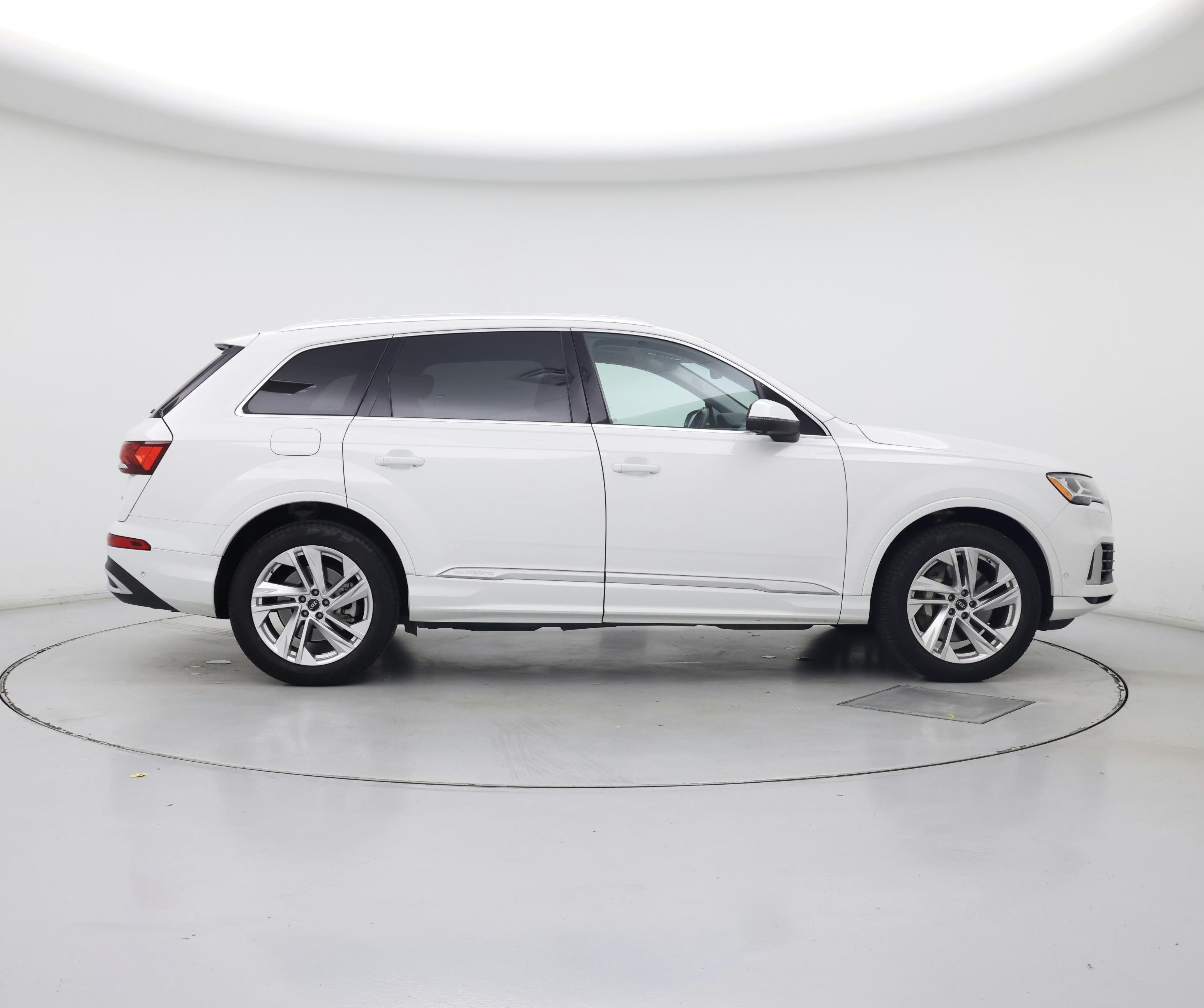 Thumbnail: 2023 Audi Q7 - 7