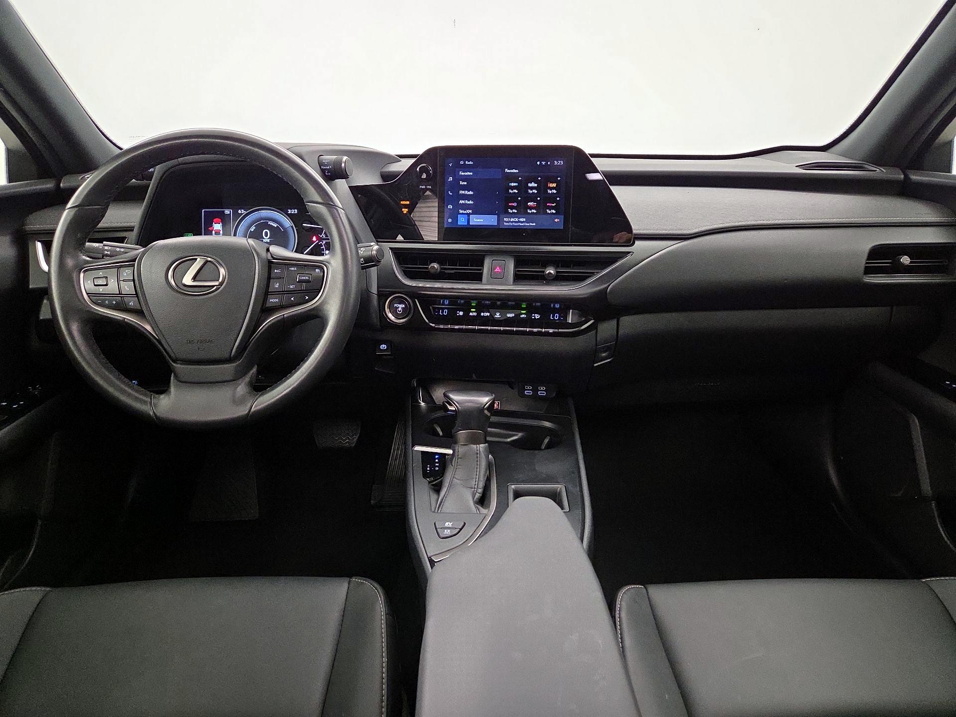 Thumbnail: 2023 Lexus UX - 9