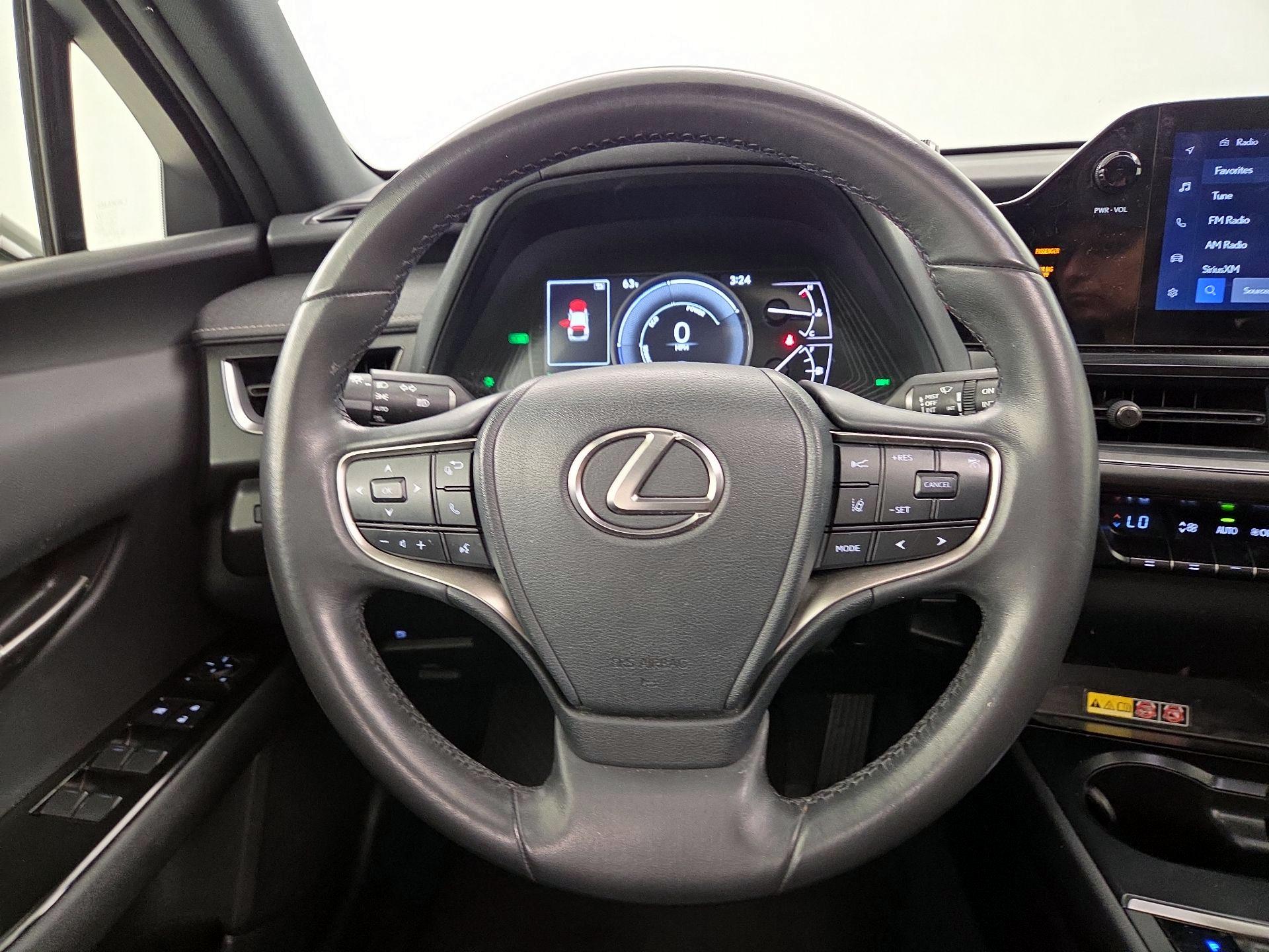 Thumbnail: 2023 Lexus UX - 10