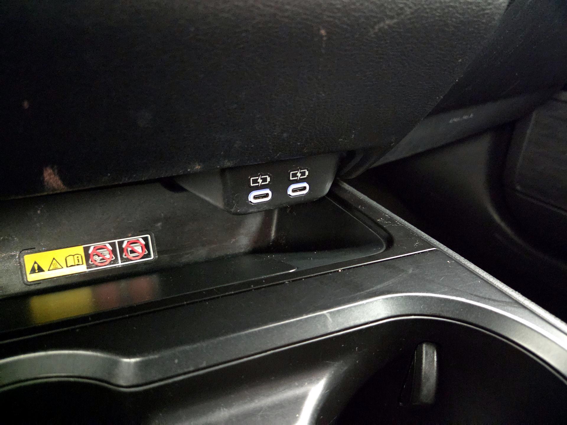 Thumbnail: 2023 Lexus UX - 18