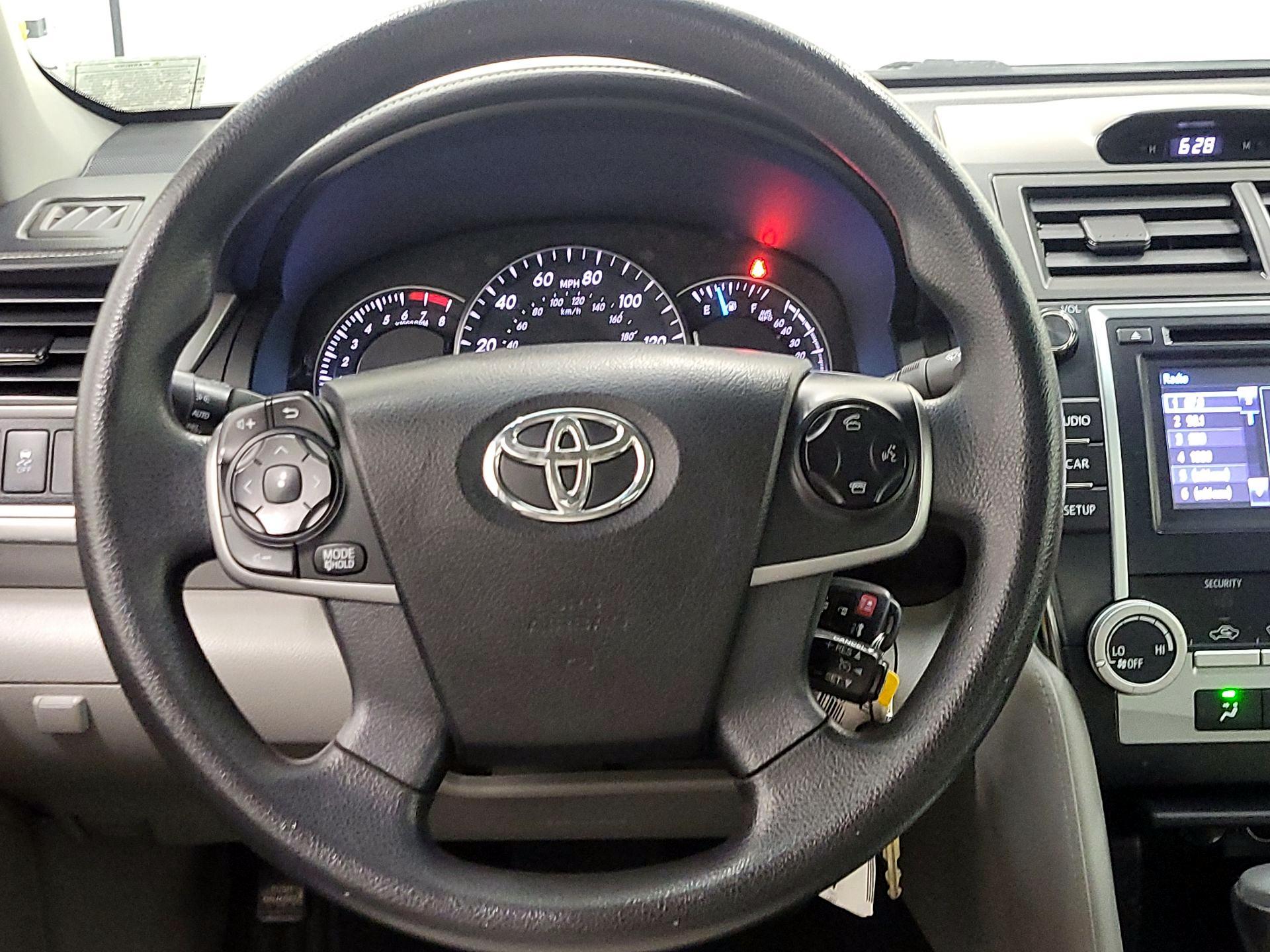 Thumbnail: 2014 Toyota Camry - 10