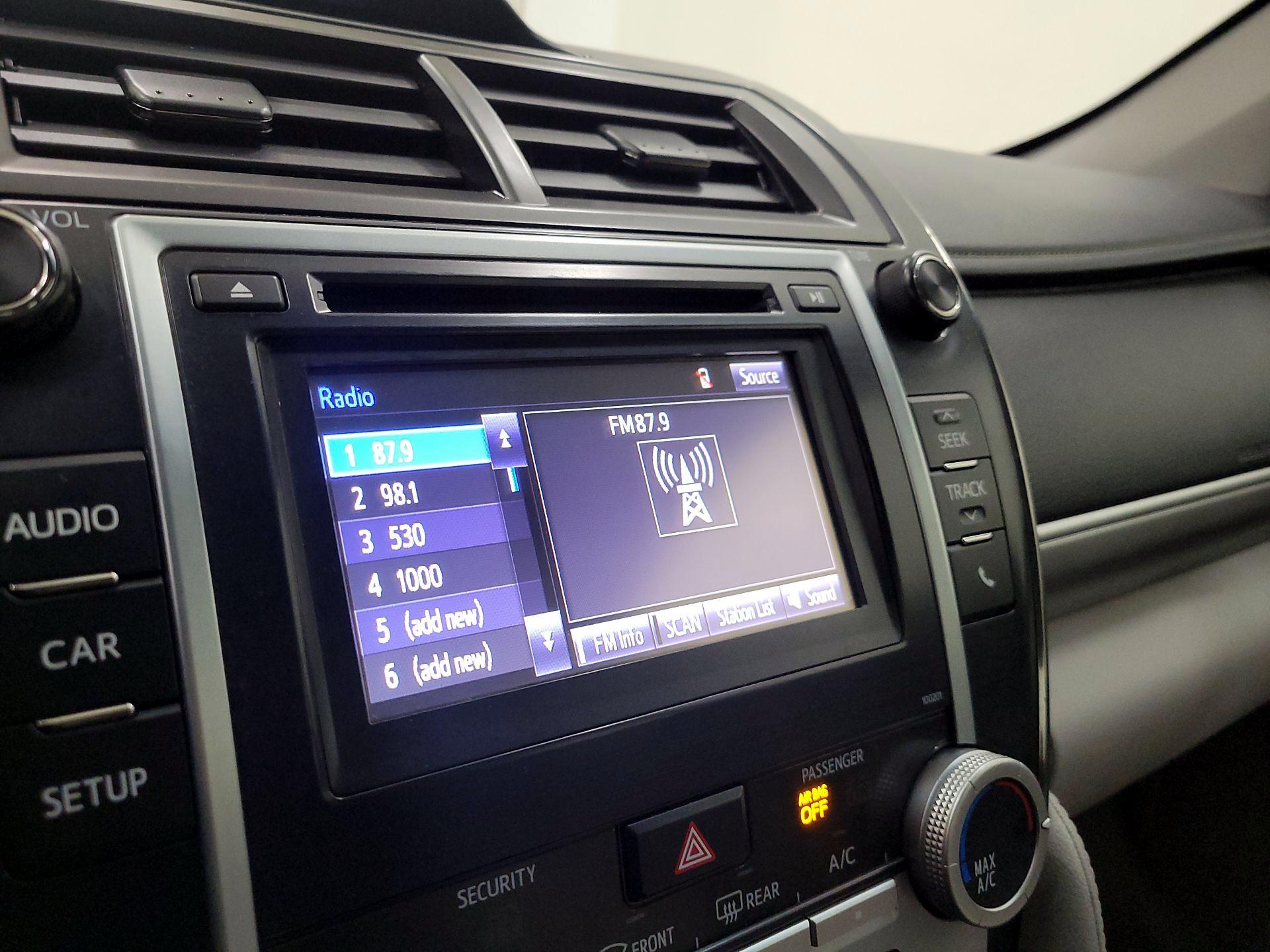 Thumbnail: 2014 Toyota Camry - 15