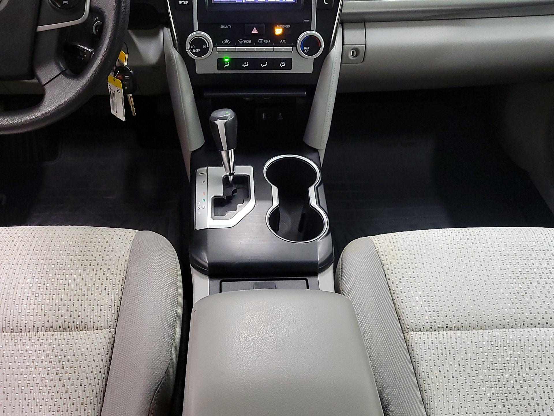 Thumbnail: 2014 Toyota Camry - 17