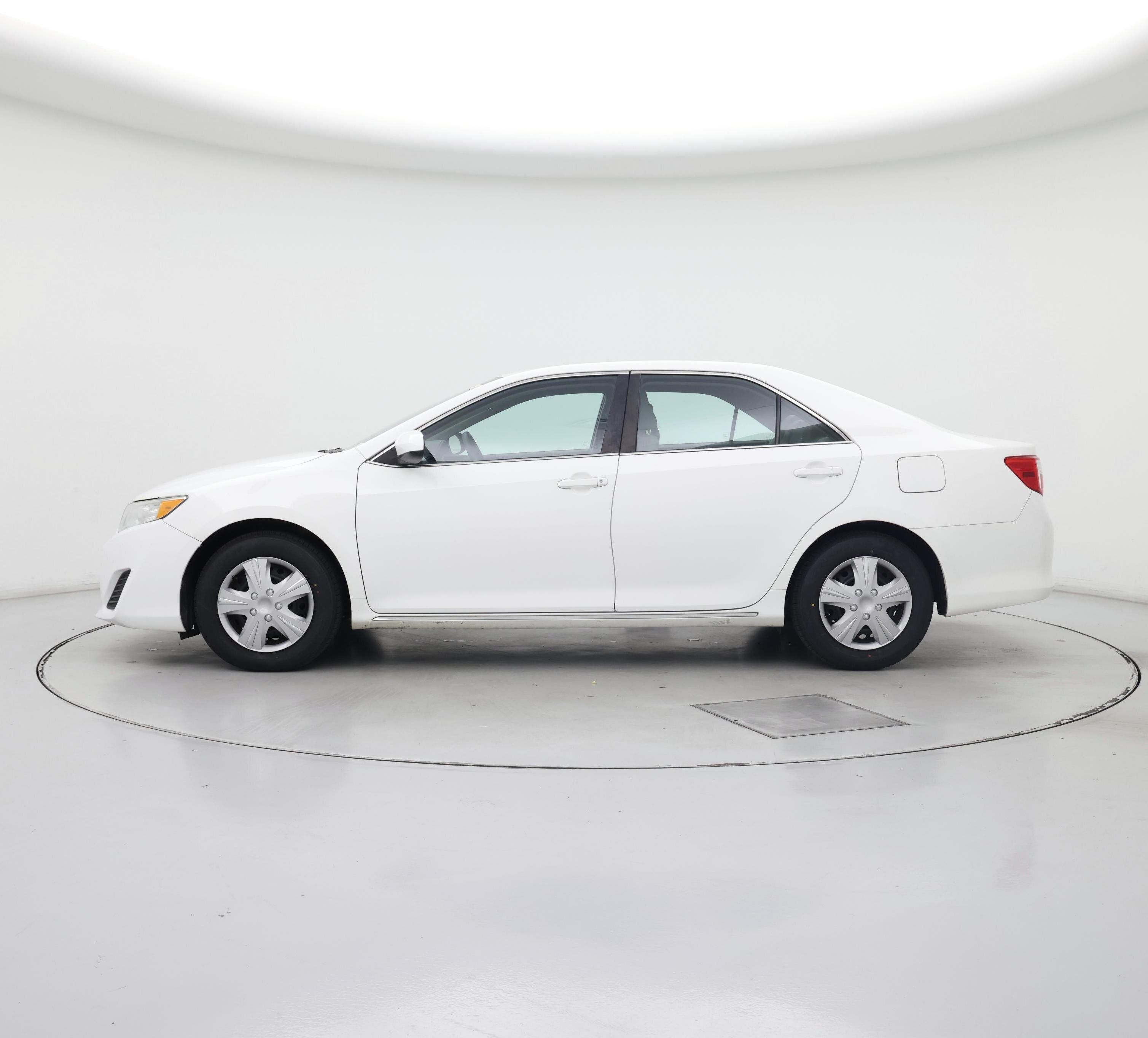 Thumbnail: 2014 Toyota Camry - 3