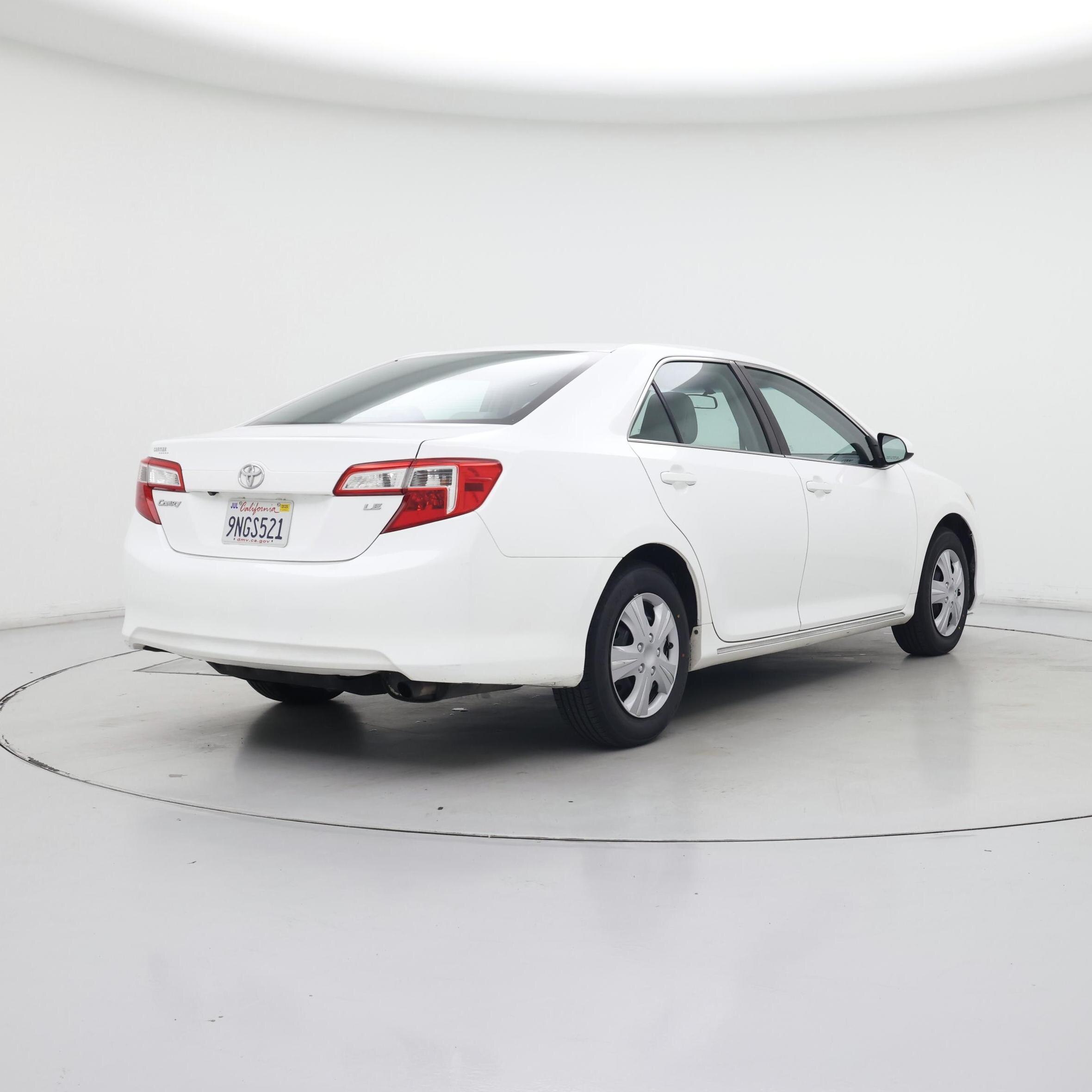 Thumbnail: 2014 Toyota Camry - 8