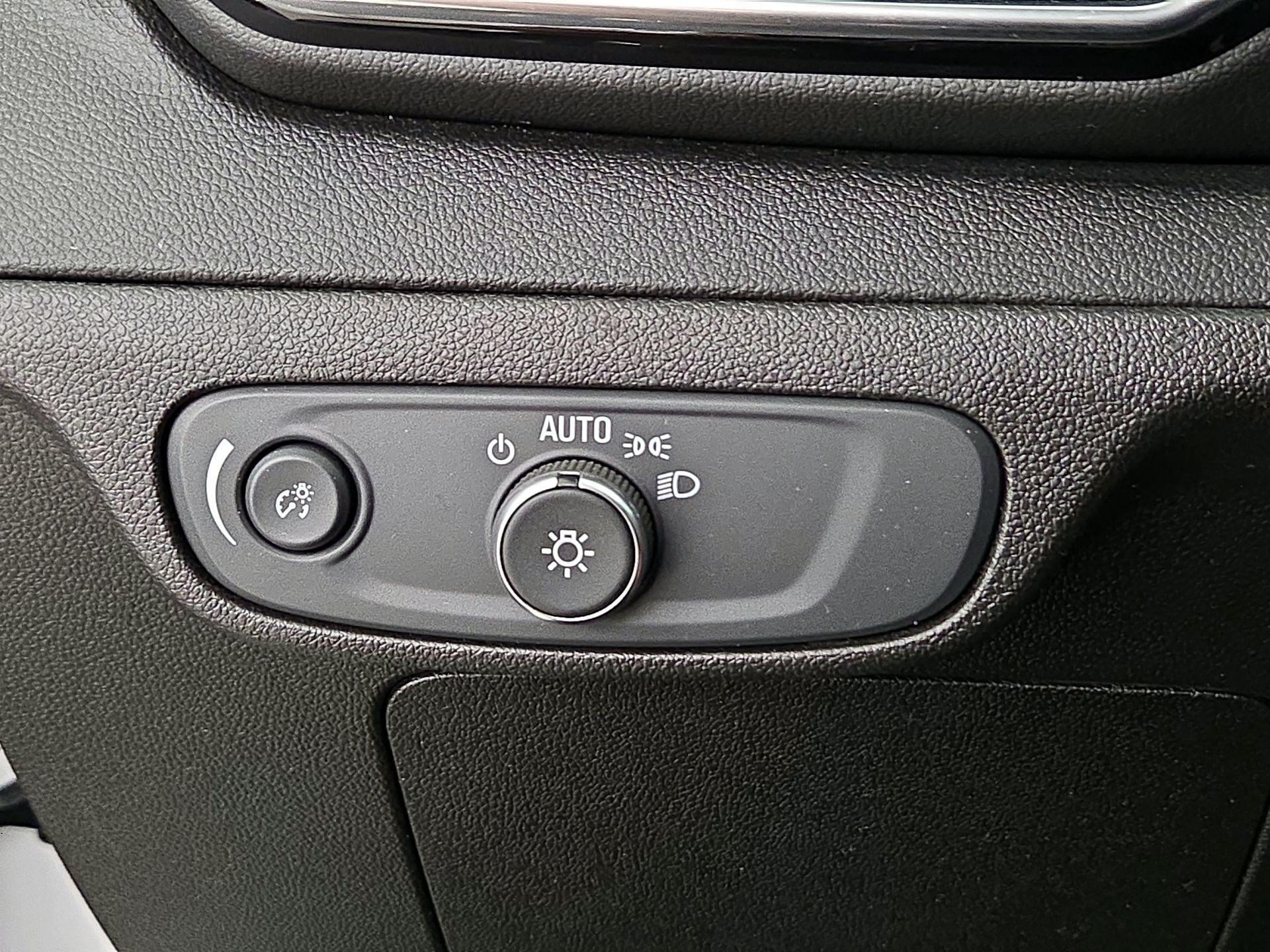 Thumbnail: 2022 Chevrolet Bolt EUV - 13