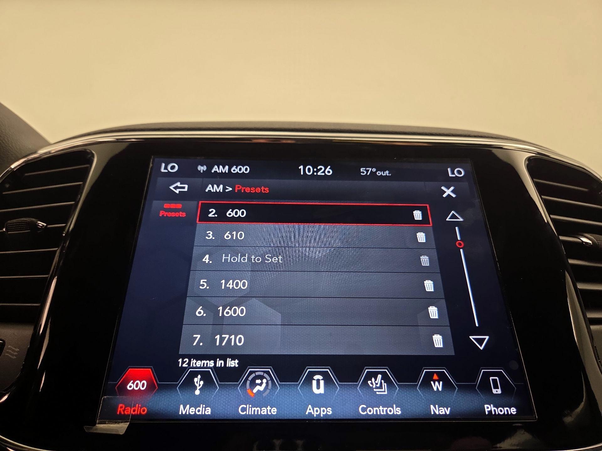 Thumbnail: 2019 Jeep Grand Cherokee - 16