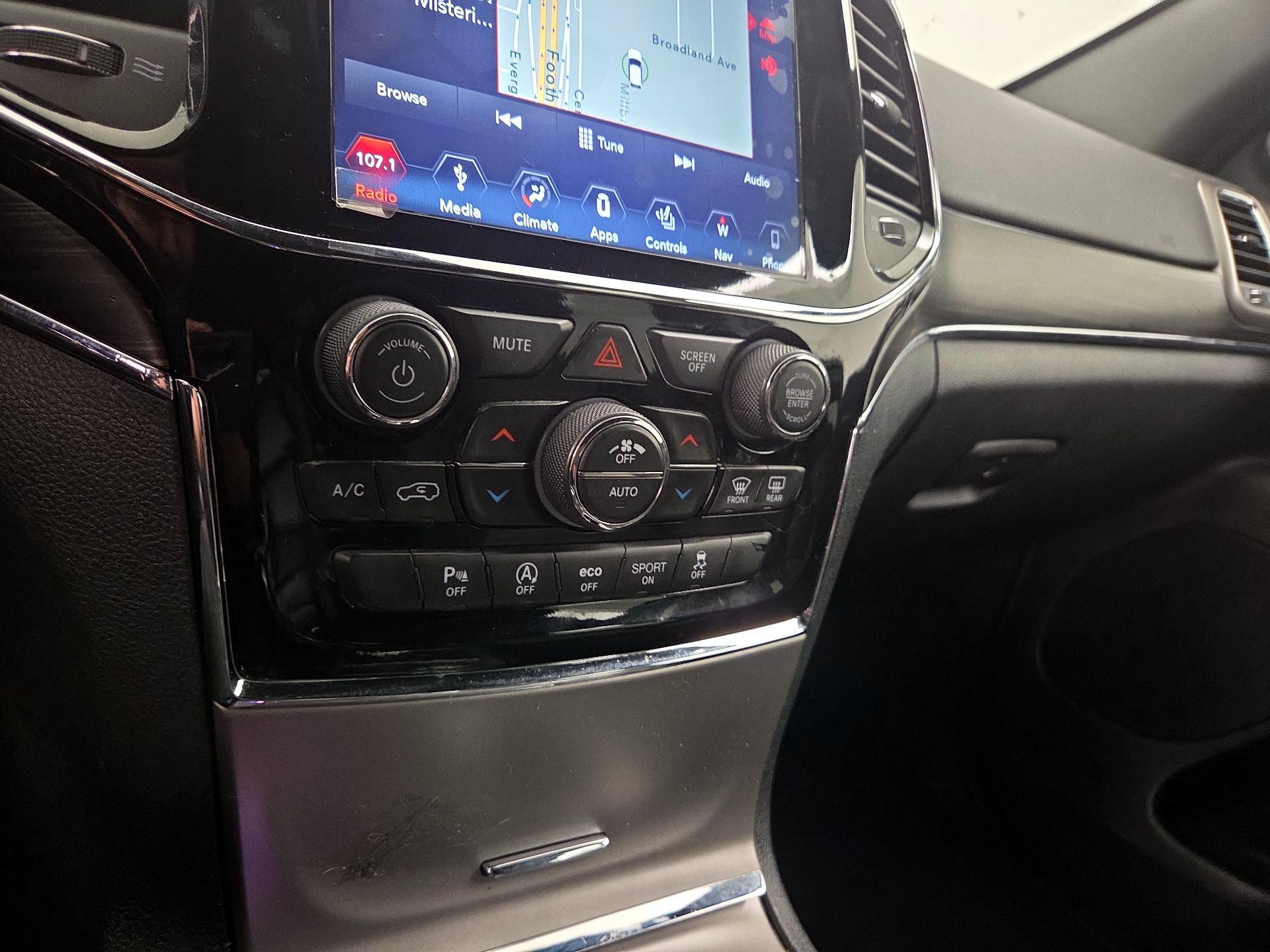 Thumbnail: 2019 Jeep Grand Cherokee - 17