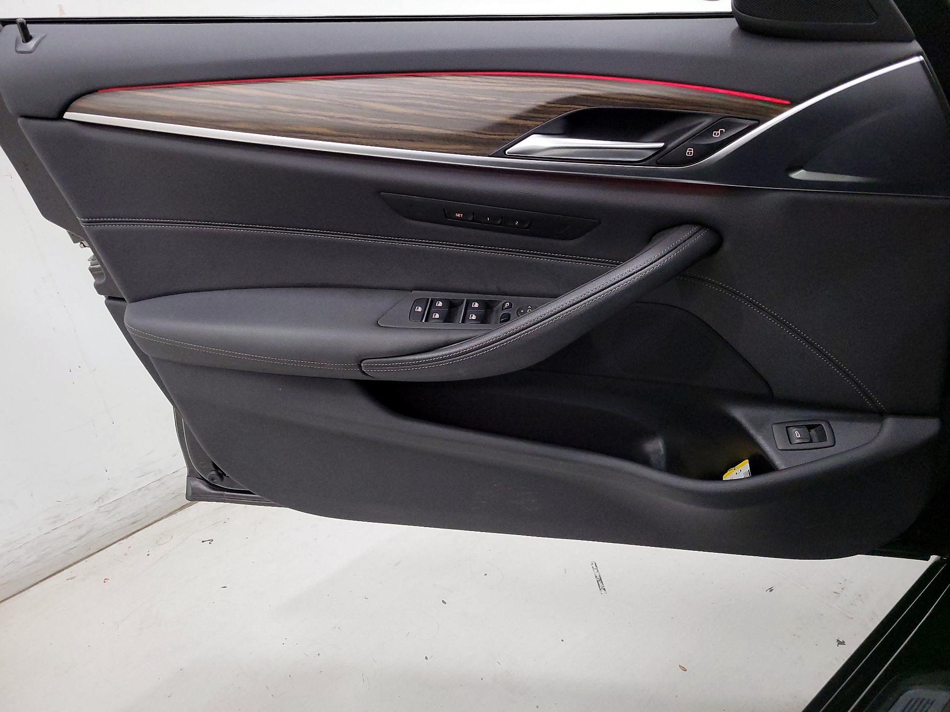 Thumbnail: 2022 BMW 5 Series - 12