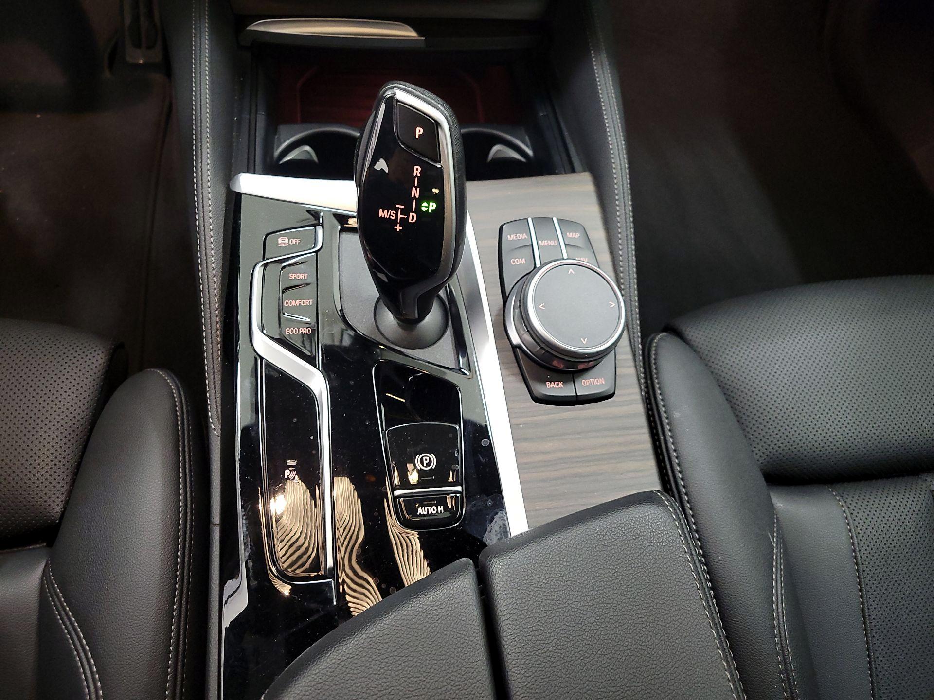 Thumbnail: 2022 BMW 5 Series - 18