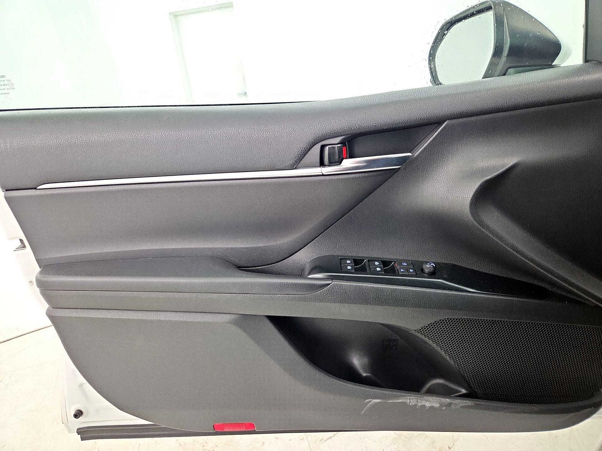 Thumbnail: 2020 Toyota Camry - 12