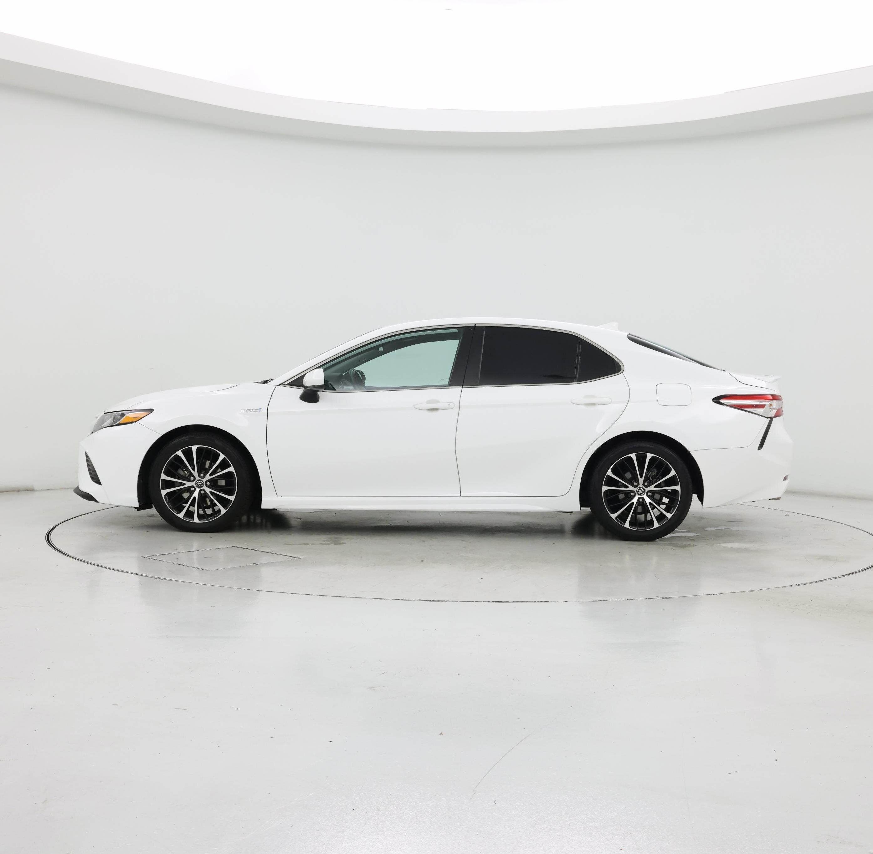 Thumbnail: 2020 Toyota Camry - 3