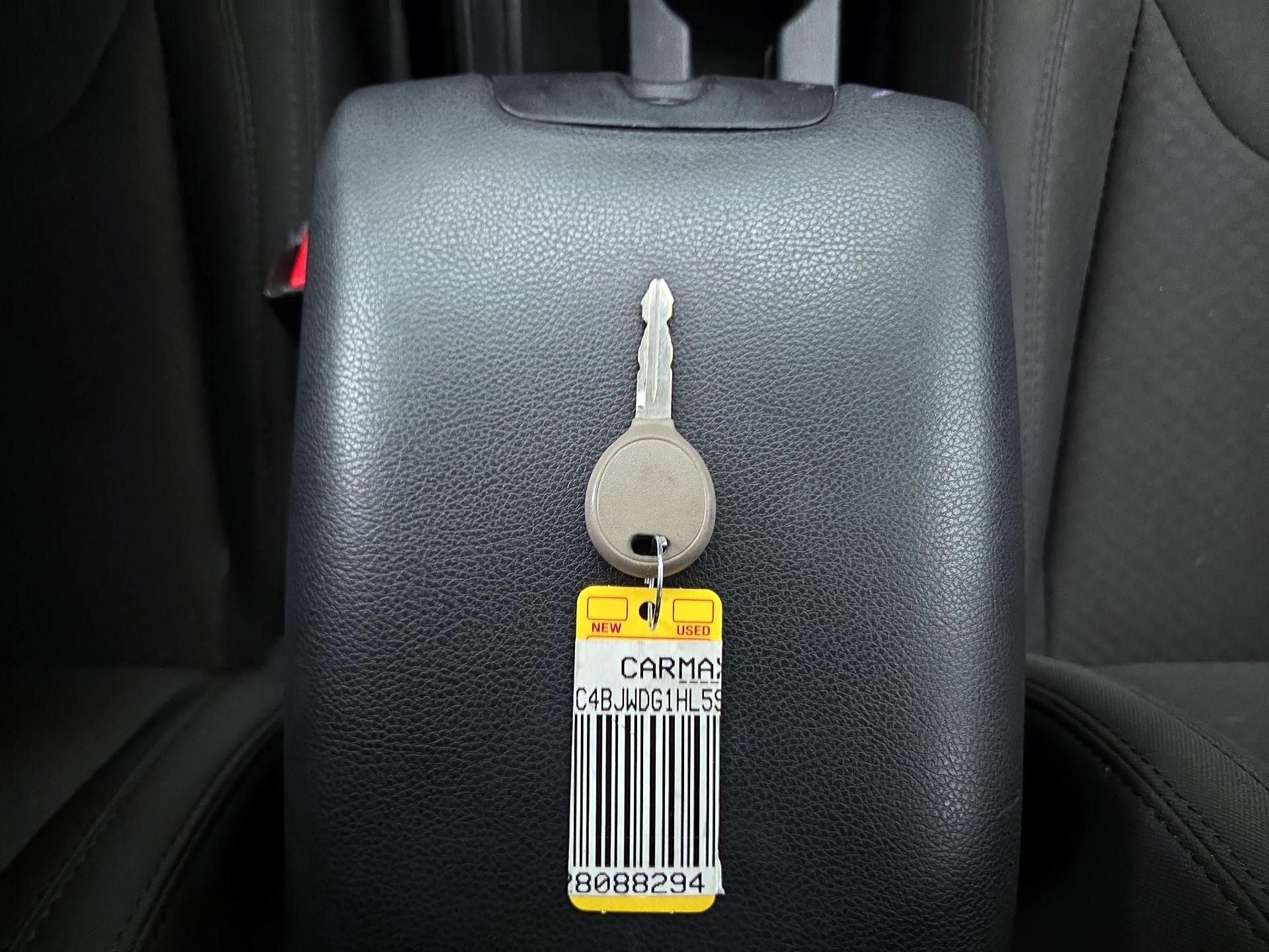 Thumbnail: 2017 Jeep Wrangler - 20