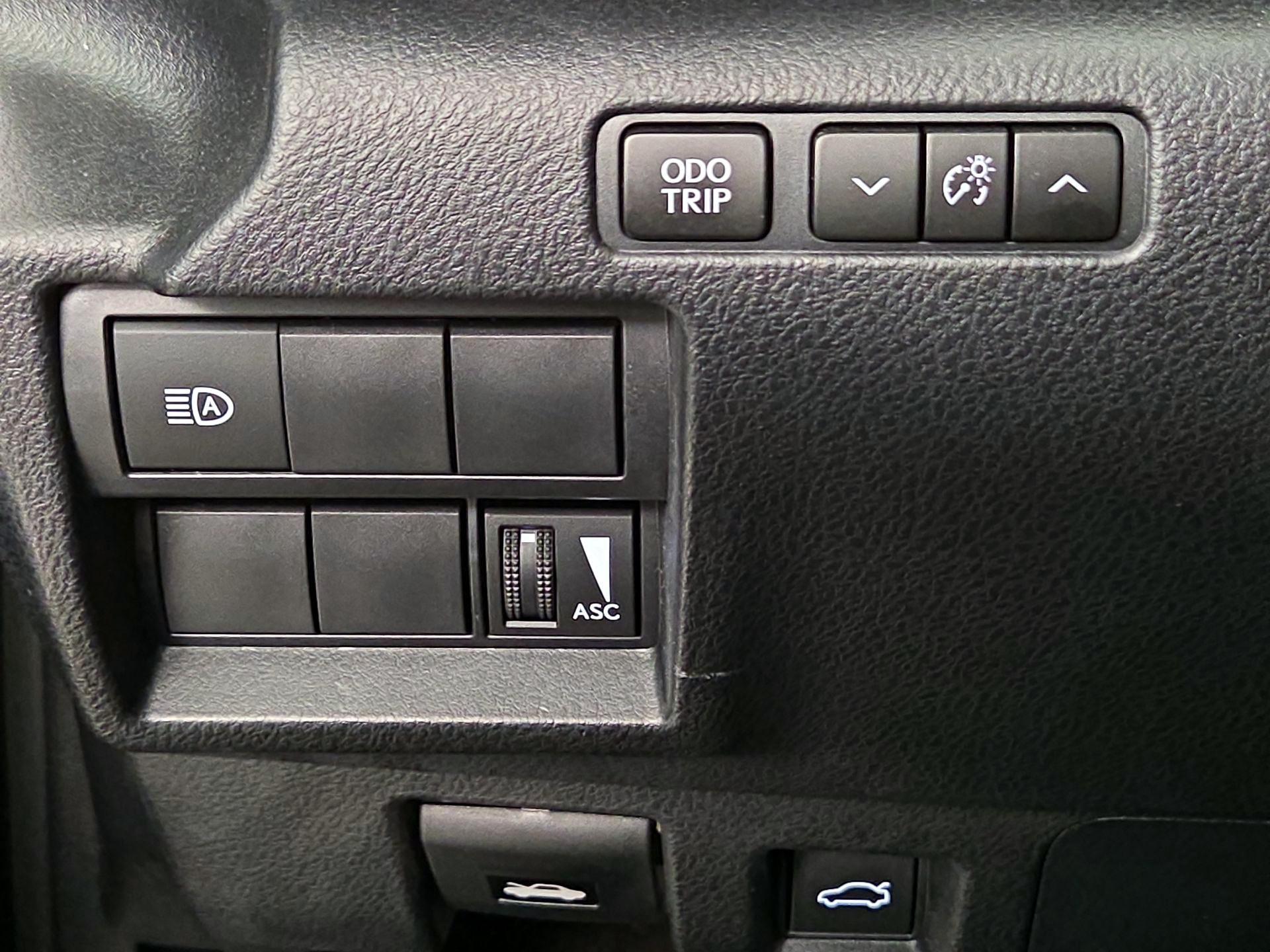 Thumbnail: 2025 Lexus IS - 13