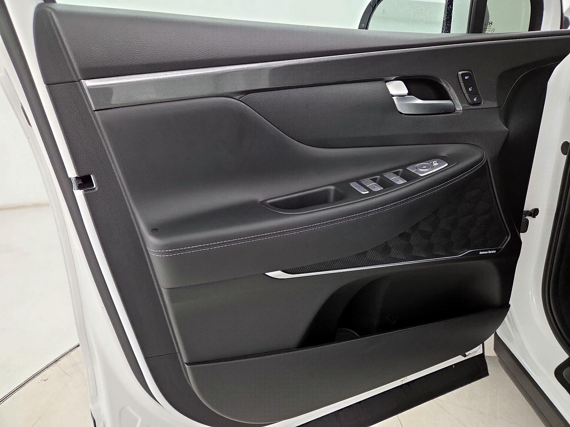 Thumbnail: 2023 Hyundai Santa Fe - 12