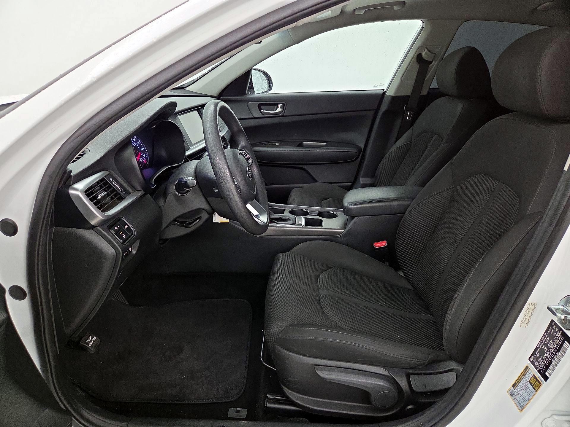 Thumbnail: 2020 Kia Optima - 11